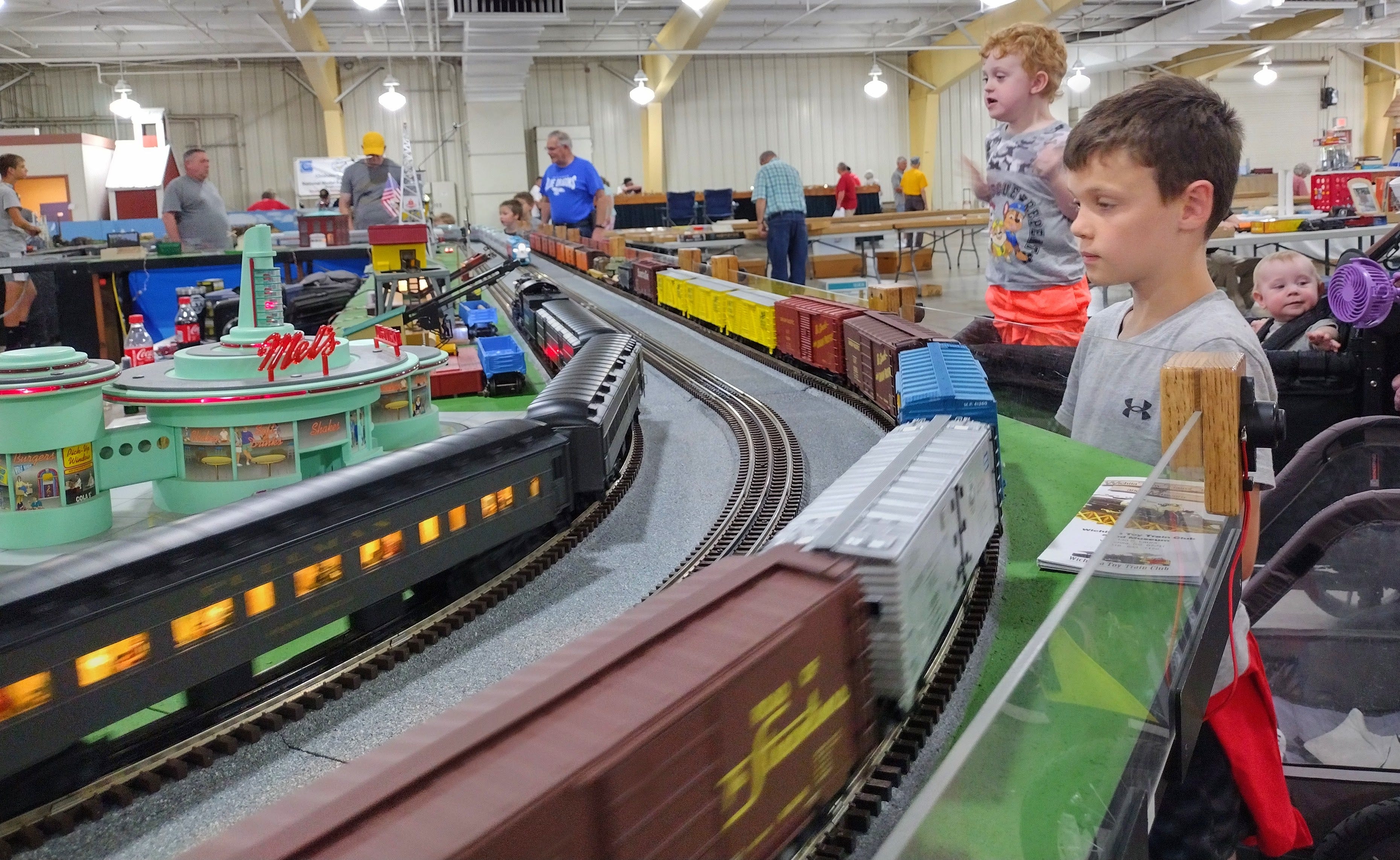 Enthusiasts gather at Center of The Nation model railroad expo