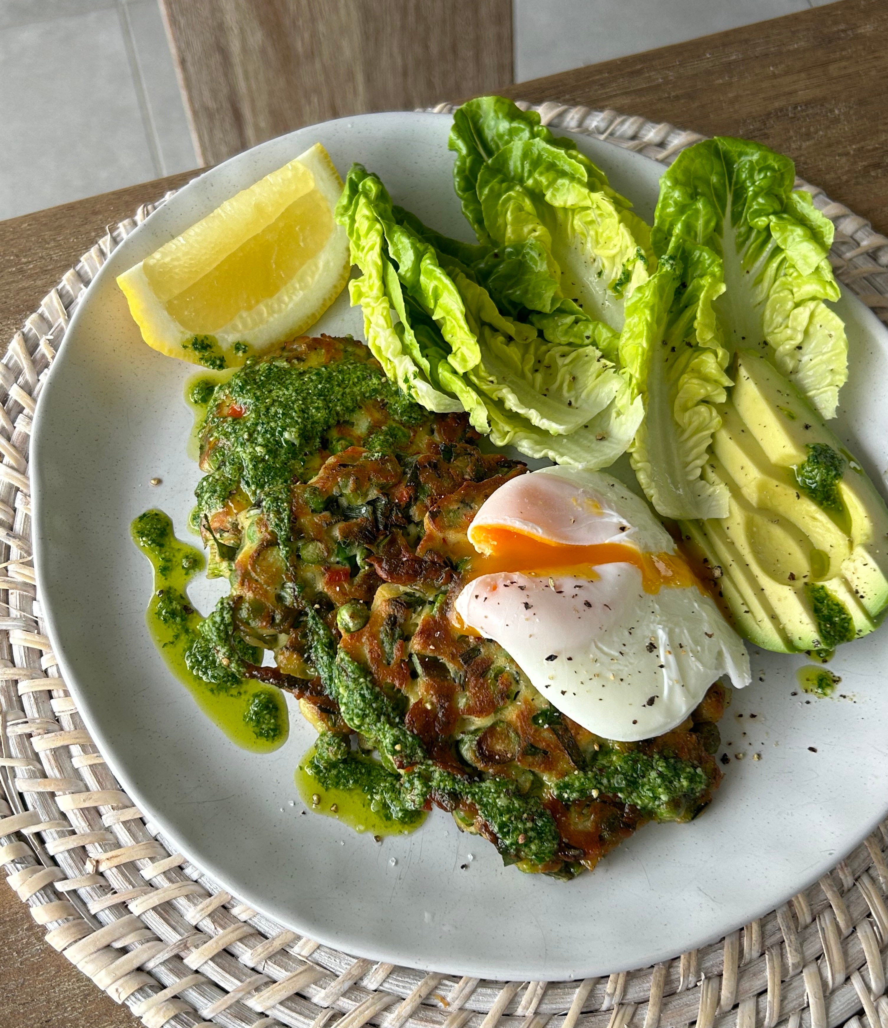 Poached Egg & Avocado Breakfast Salad - Jar Of Lemons