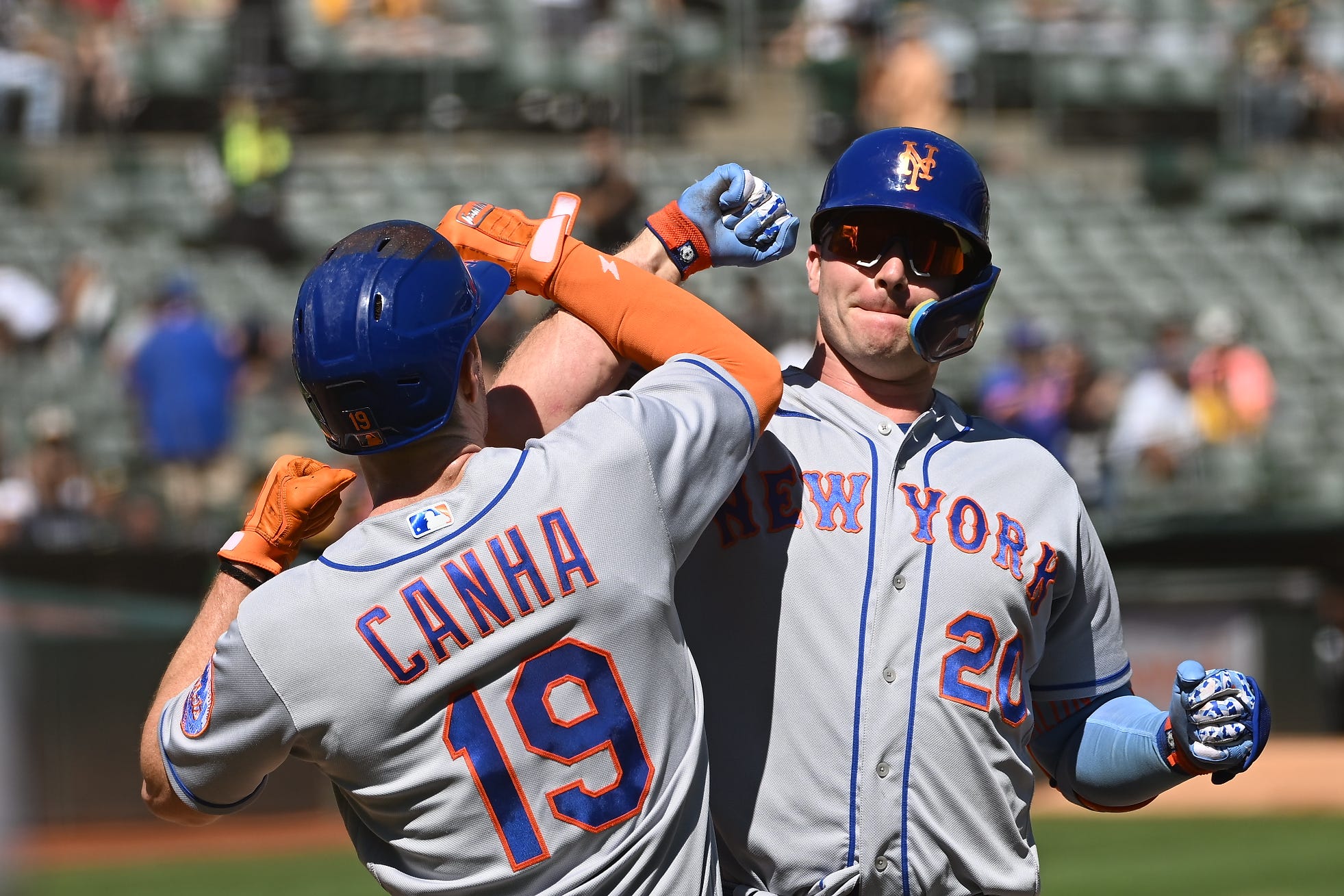 Smith, McNeil 4 hits each as Mets beat Phils behind Scherzer