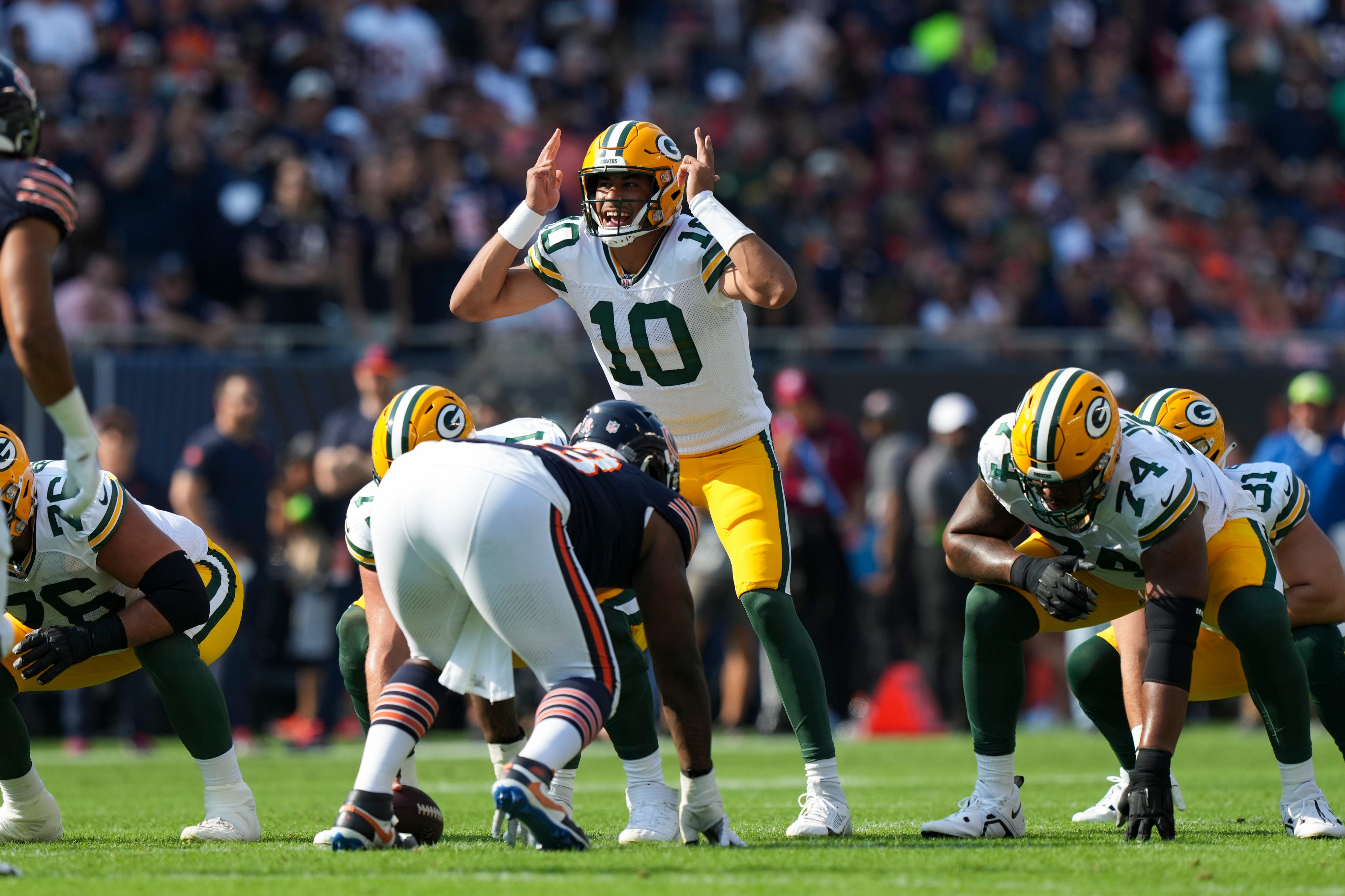 Chicago Bears blown out 38-20 by Green Bay Packers as Jordan Love throws  for 3 TDs in his 1st start in rivalry, National Sports