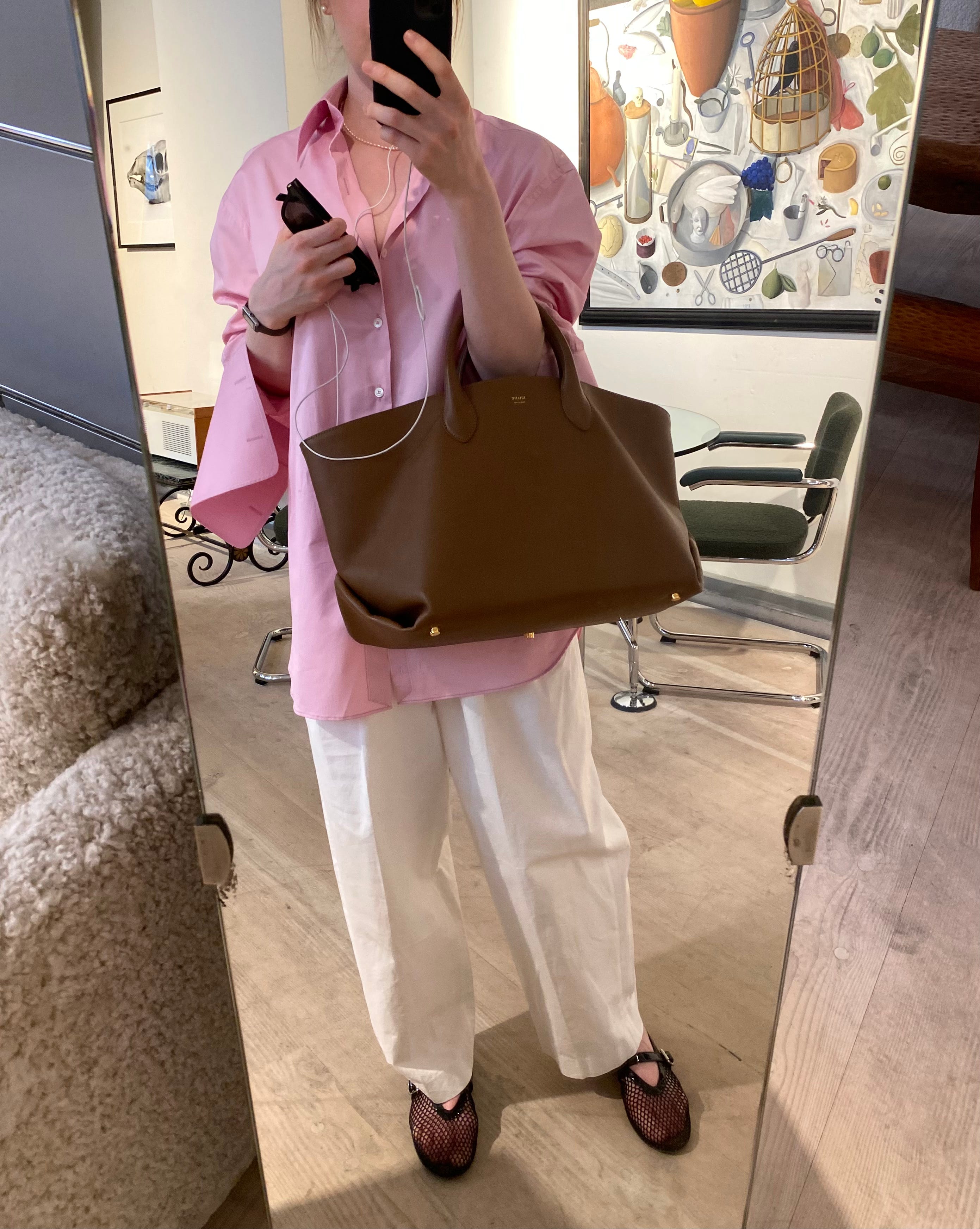 all white outfit and pink longchamp le pliage heritage