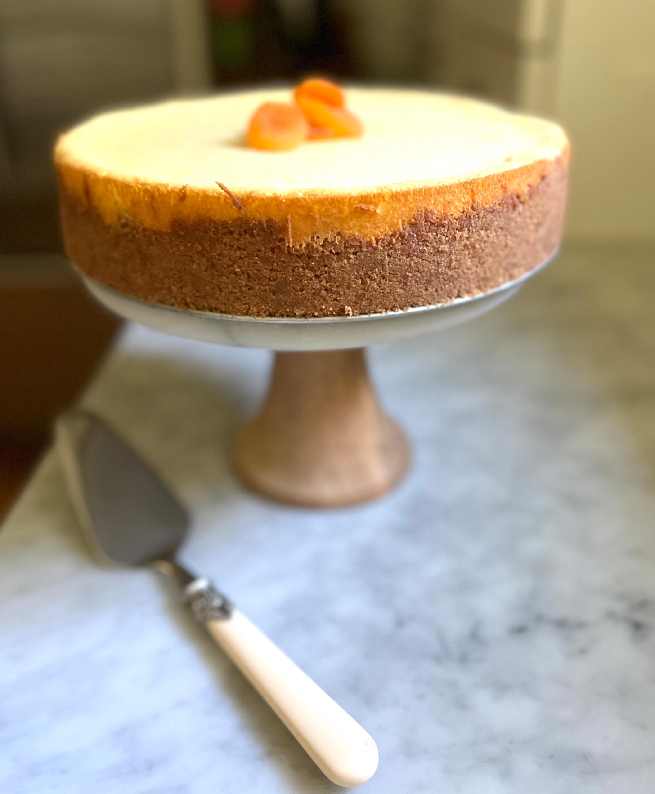 How to Make A Water Bath for Cheesecake - Handle the Heat