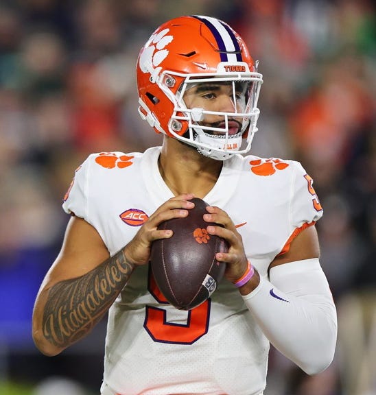 Oregon State QB DJ Uiagalelei selected by Los Angeles Dodgers in