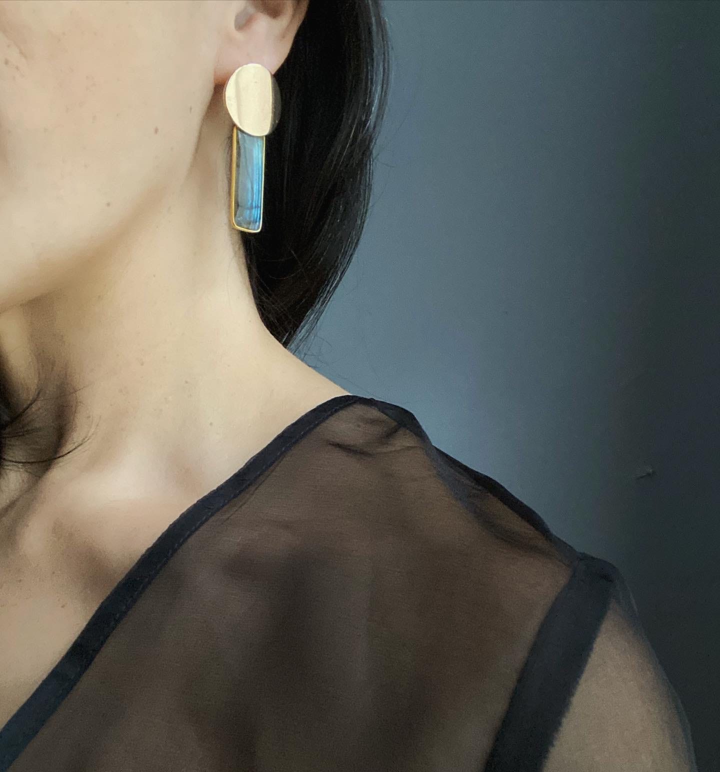 Bench Jeweler: Library: Articles: Press Fit vs. Guardian Earrings