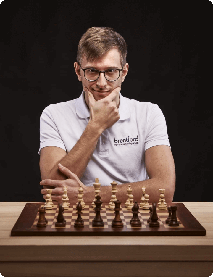 Inmate, checkmate: Chess grandmaster, blindfolded, takes on 10