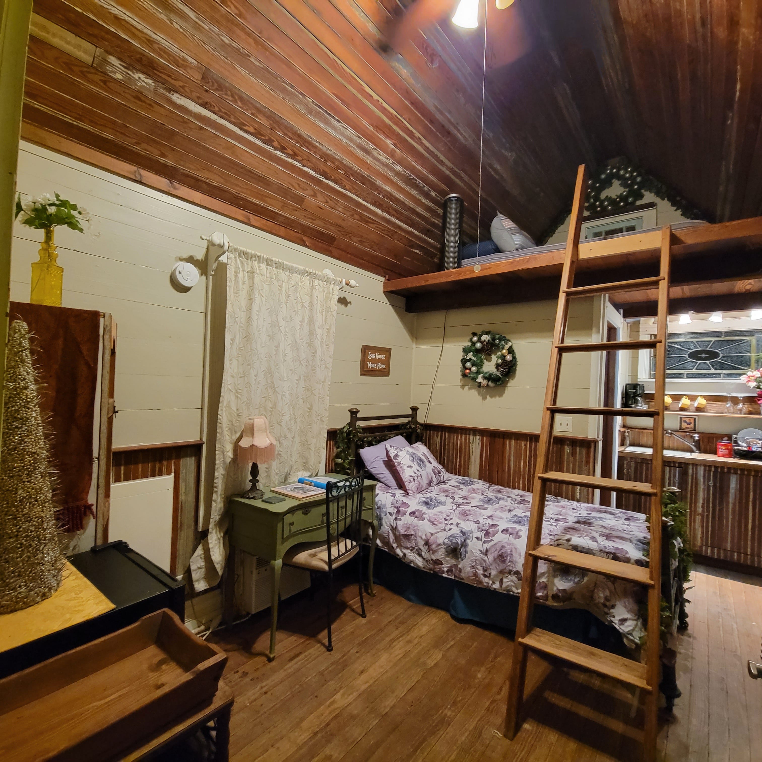 Tiny Texas House for sale in Salvage, Texas w/ a chance to live in nature's paradise.