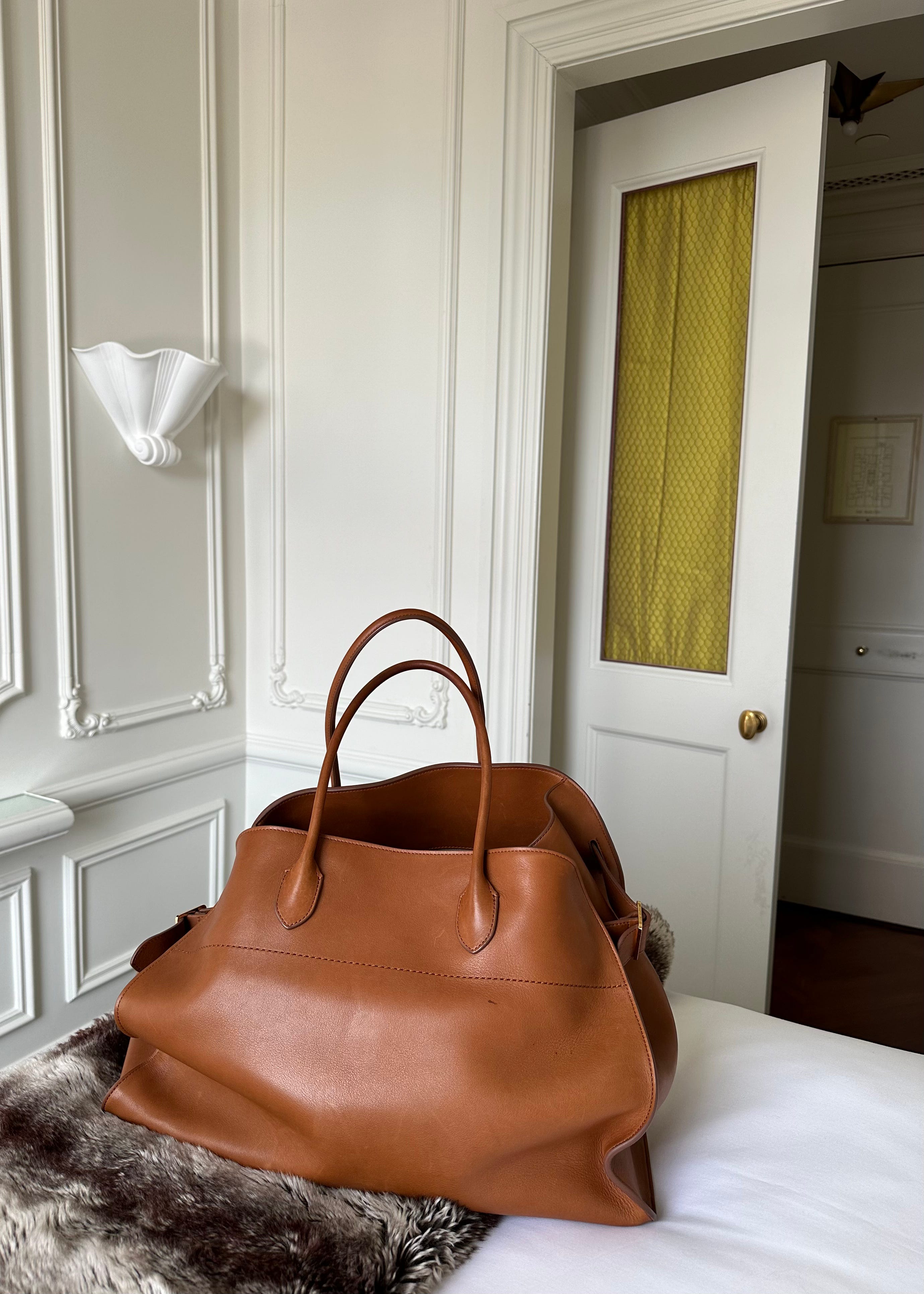 My Favorite Petite-Friendly Bags - Minimal and Practical Handbags