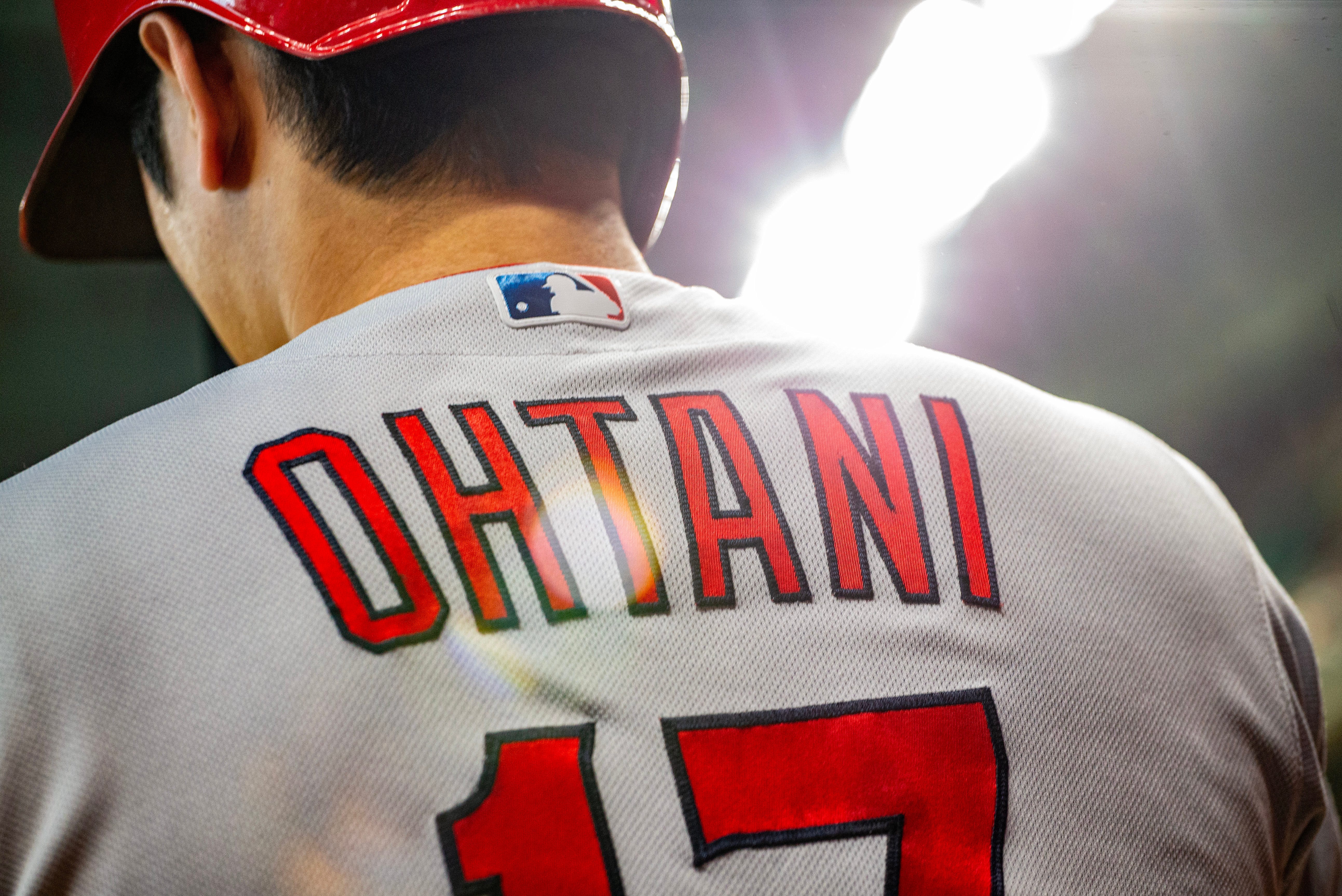 Shohei Ohtani won't discuss his future as the Dodgers praise him