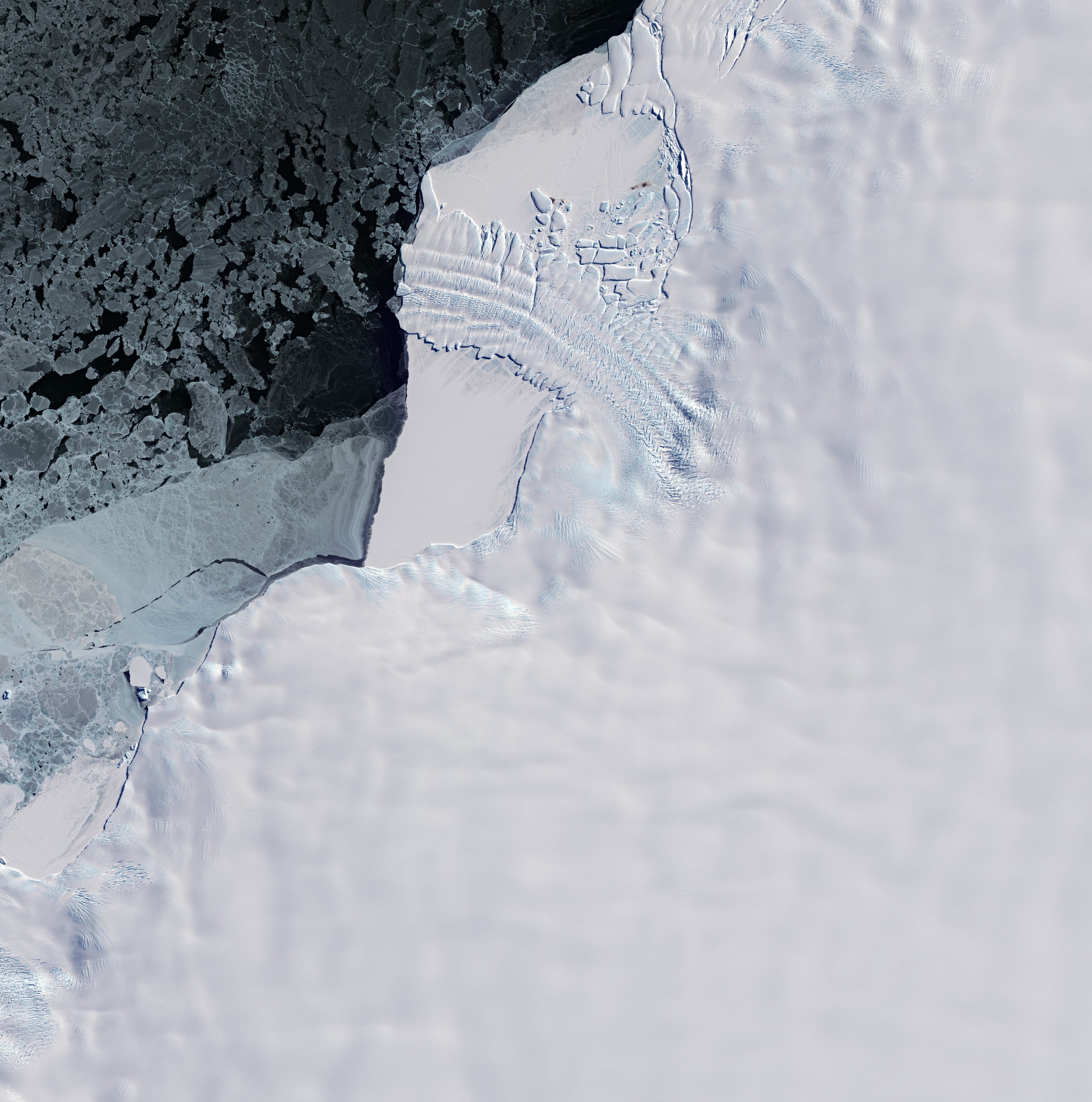 ESA - Sentinel-1 and AI uncover glacier crevasses