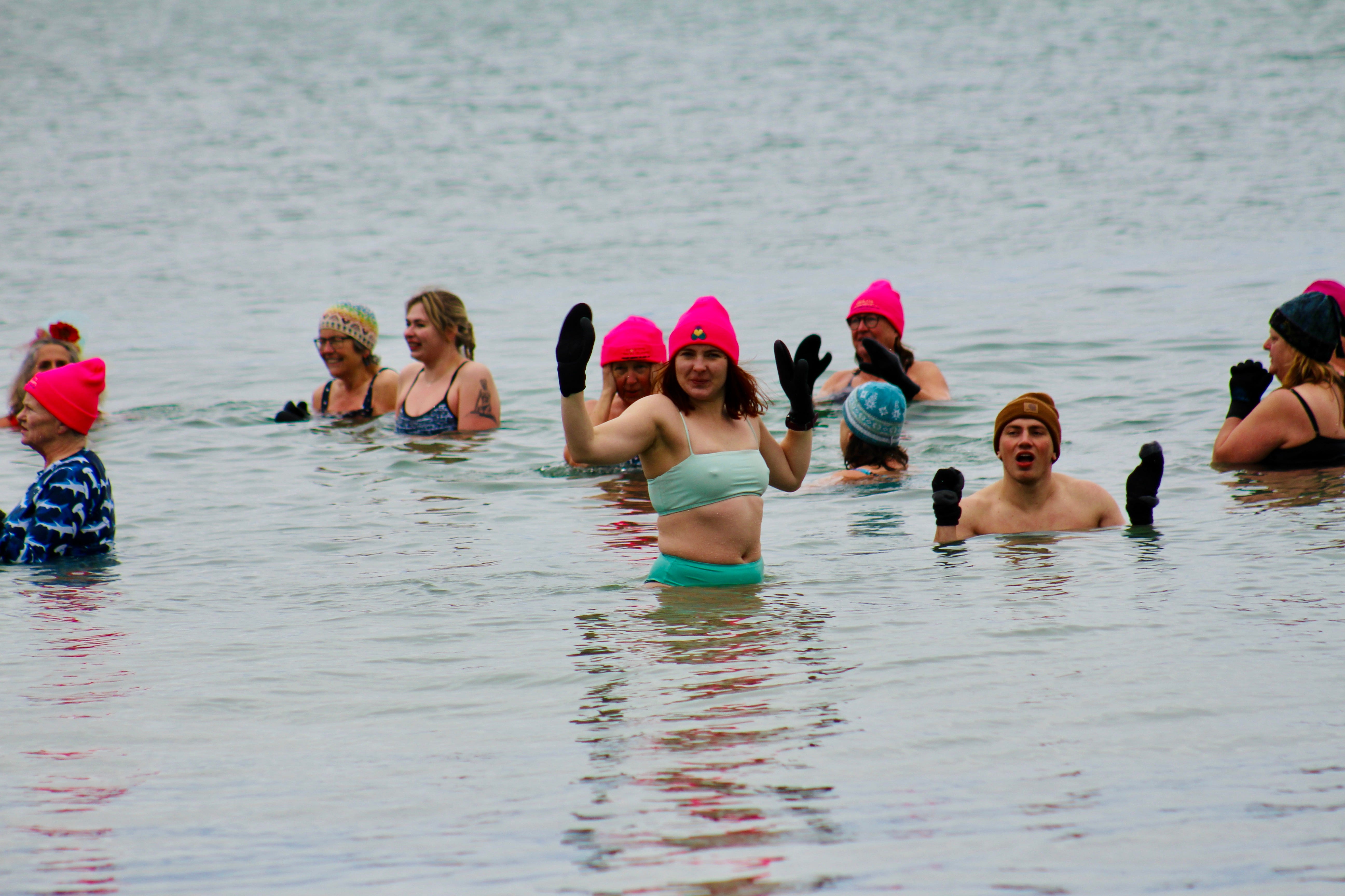 What Happens to Your Body During a New Year's Polar Bear Plunge? - ABC News