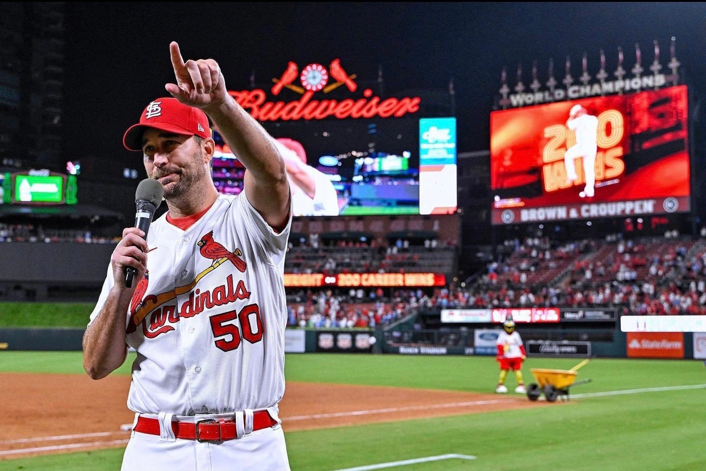 A few words about Adam Wainwright, 200 wins, and ageless wonders