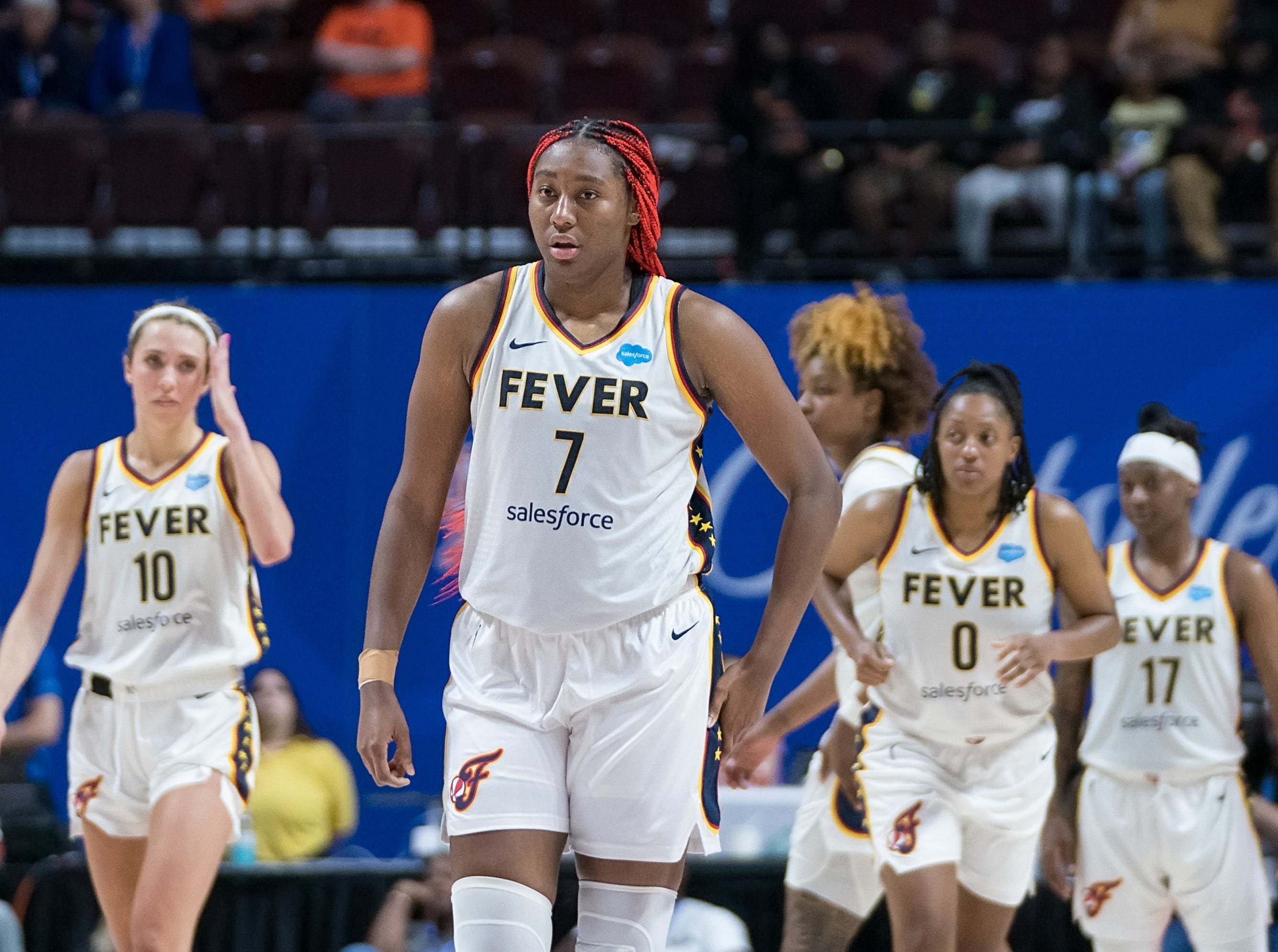 WNBA: Indiana Fever trade Danielle Robinson, acquire Kristy Wallace