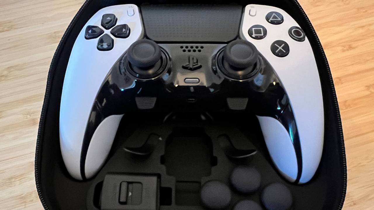 DualSense Edge PS5 Pro Controller vs. Scuf Reflex, DualSense, Xbox Elite  Series 2 & More