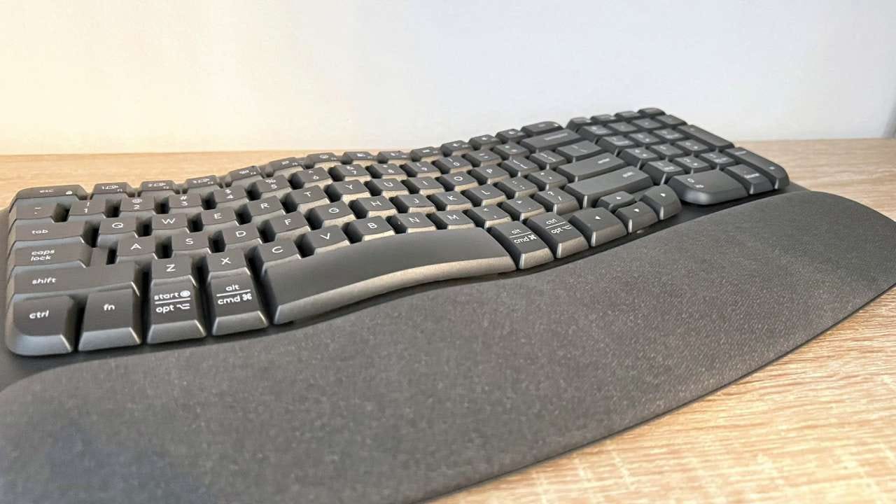 Logitech Introduces Ergonomic Wave Keys to Boost Worker Comfort and  Wellbeing