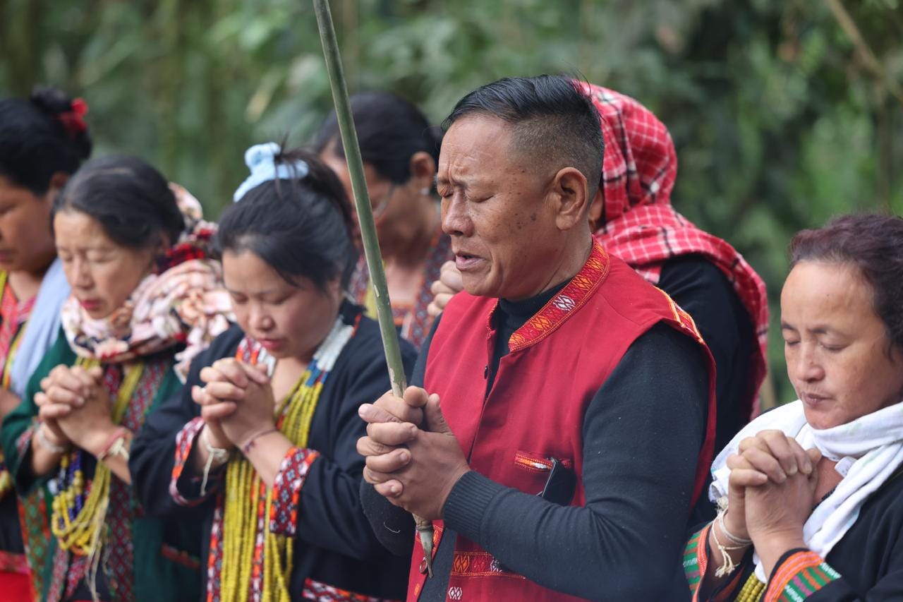 Their names liveth for evermore — Adi community members from Tuting pay tribute to Indian soldiers fallen at Kapang La, 1962.