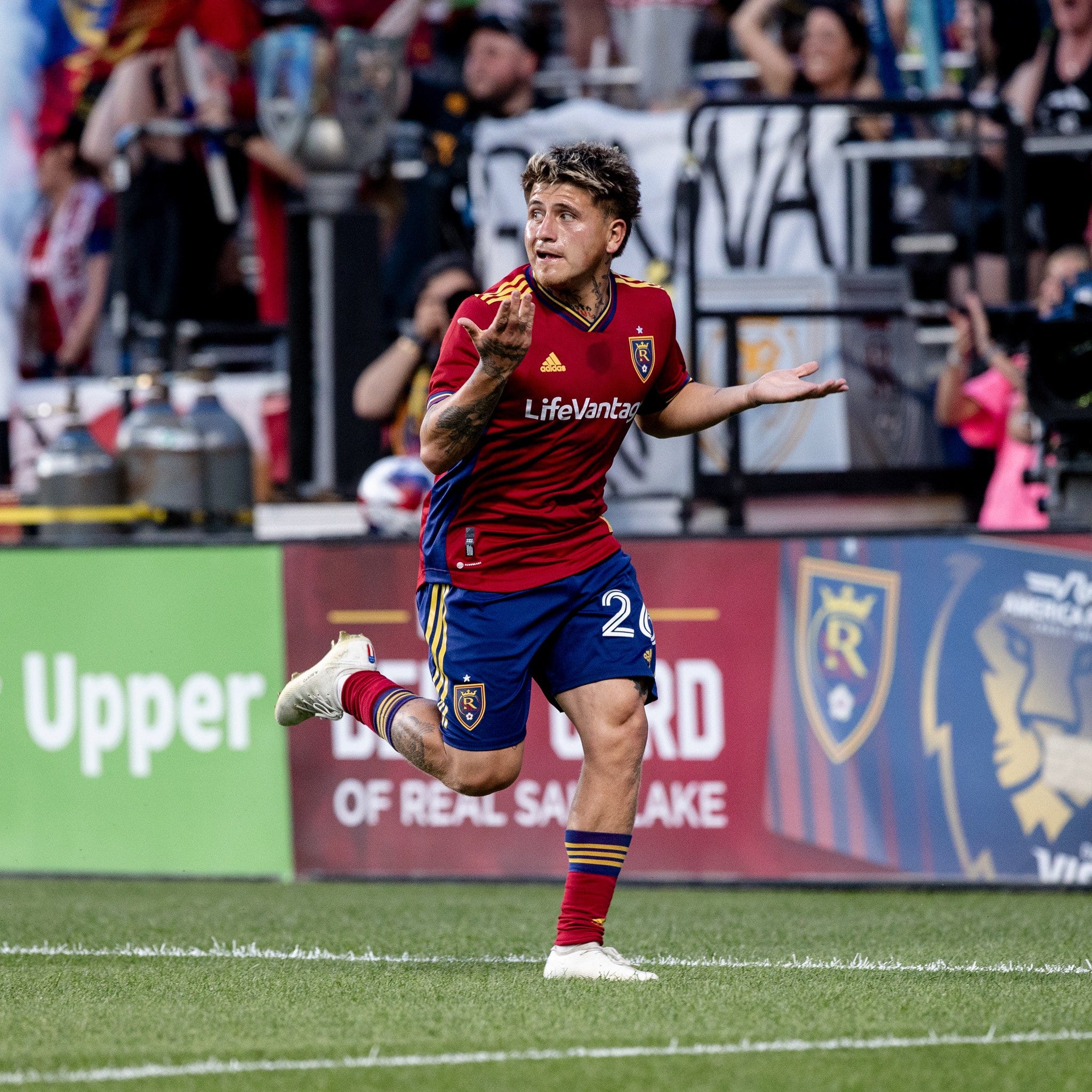 Real Salt Lake defeats the New York Red Bulls, extends its