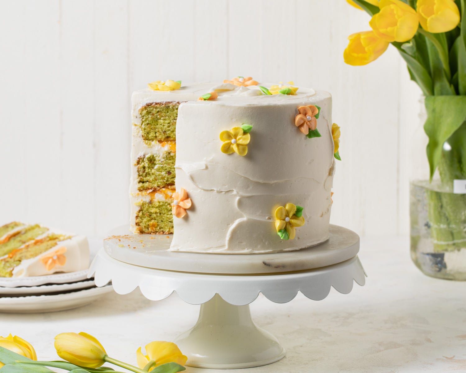March Cake Decorator Spotlight - Find Your Cake Inspiration | Gold birthday  cake, Cake decorating, Pink birthday cakes