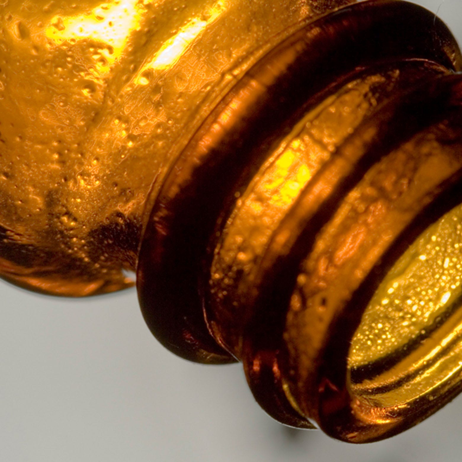 The Bottom Molecule Vol. 3: The 1970s - by Leo Herrera