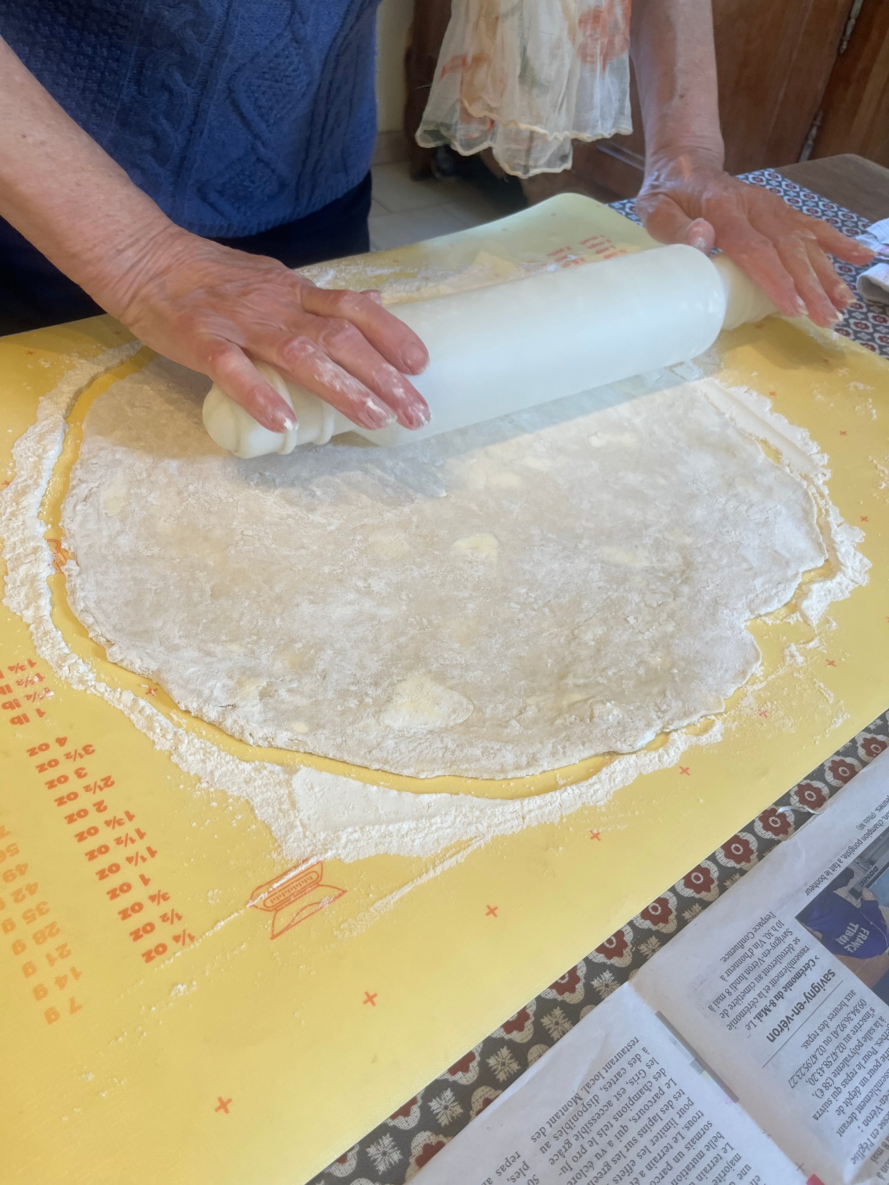 Natural Stone Pastry Board (28 cm diameter) 