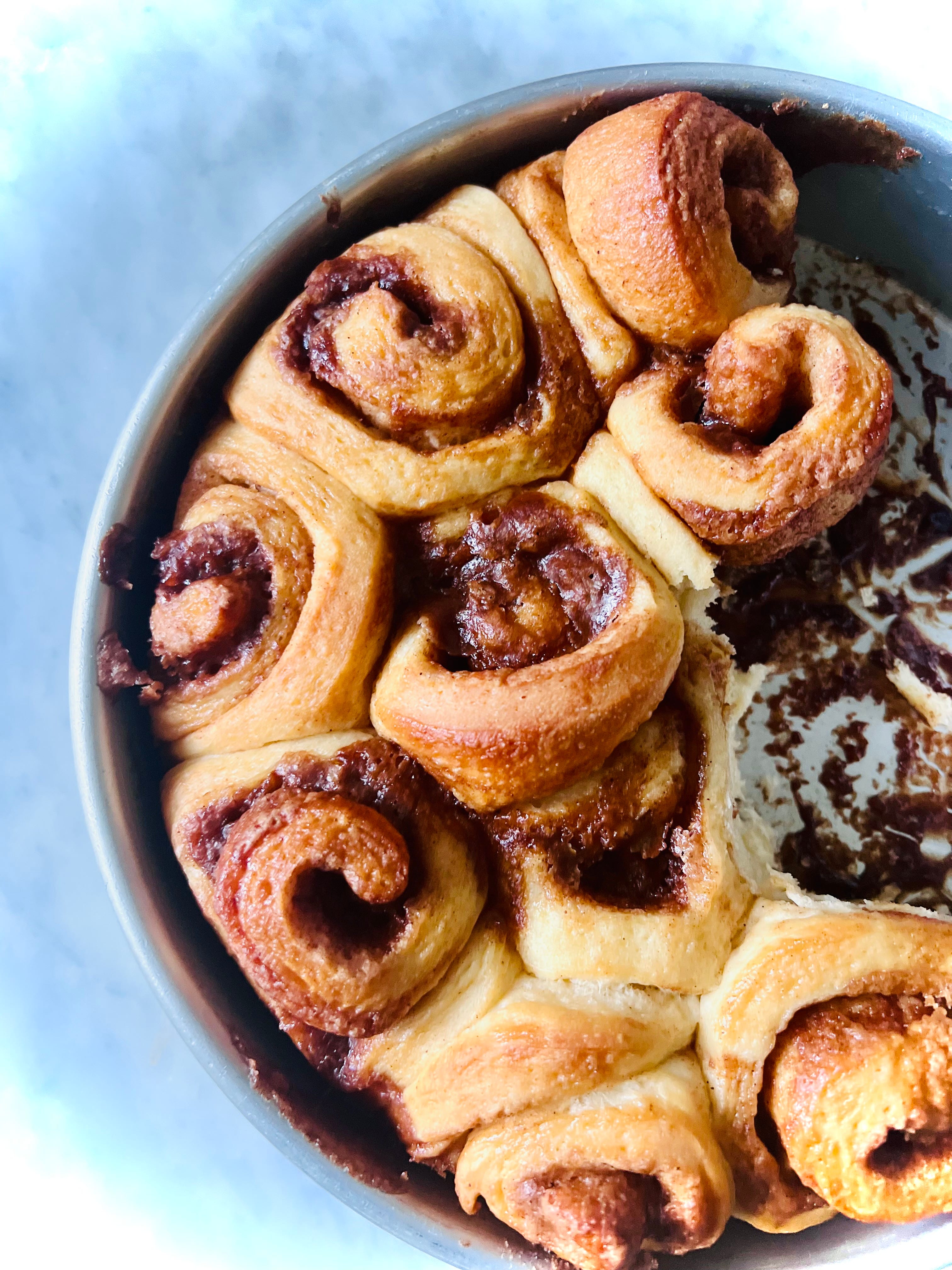 How to Par-Bake Cinnamon Rolls - Baked Broiled and Basted