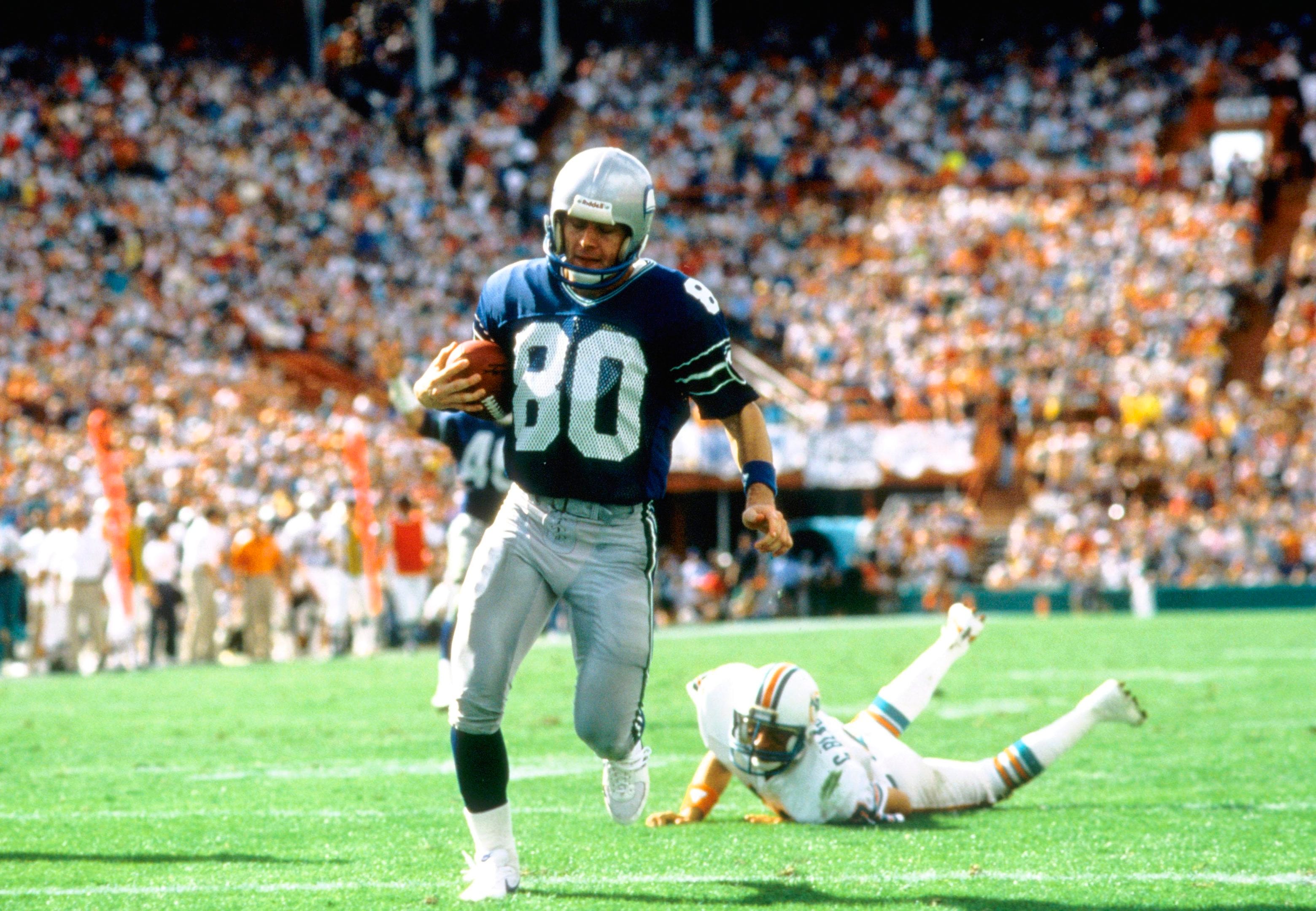 Hot take: the white Seahawks 2000s jerseys look super clean! The shade of  blue blends so well with the white! Would be down to bring these back for a  game or two (