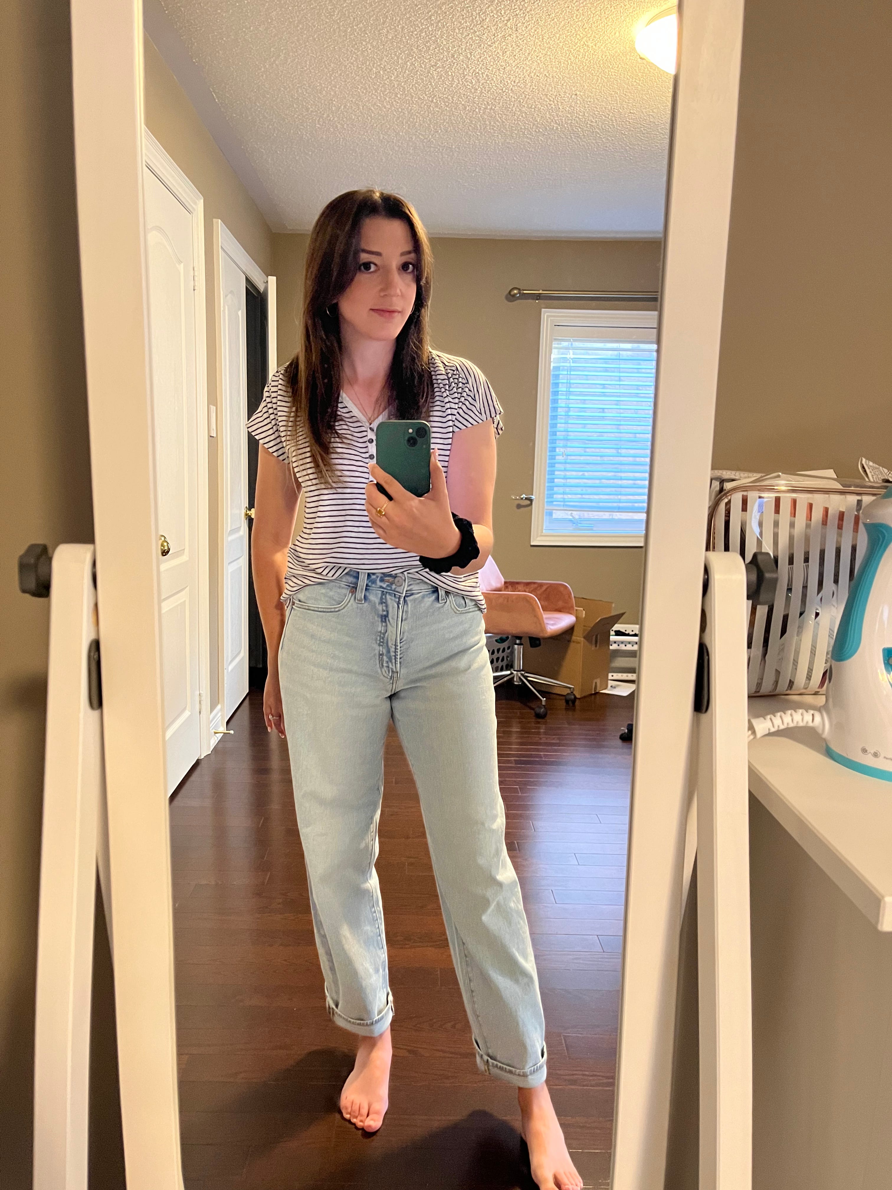 The Beauty of MOTHER Denim's The Super Cruiser Jeans - The Mom Edit