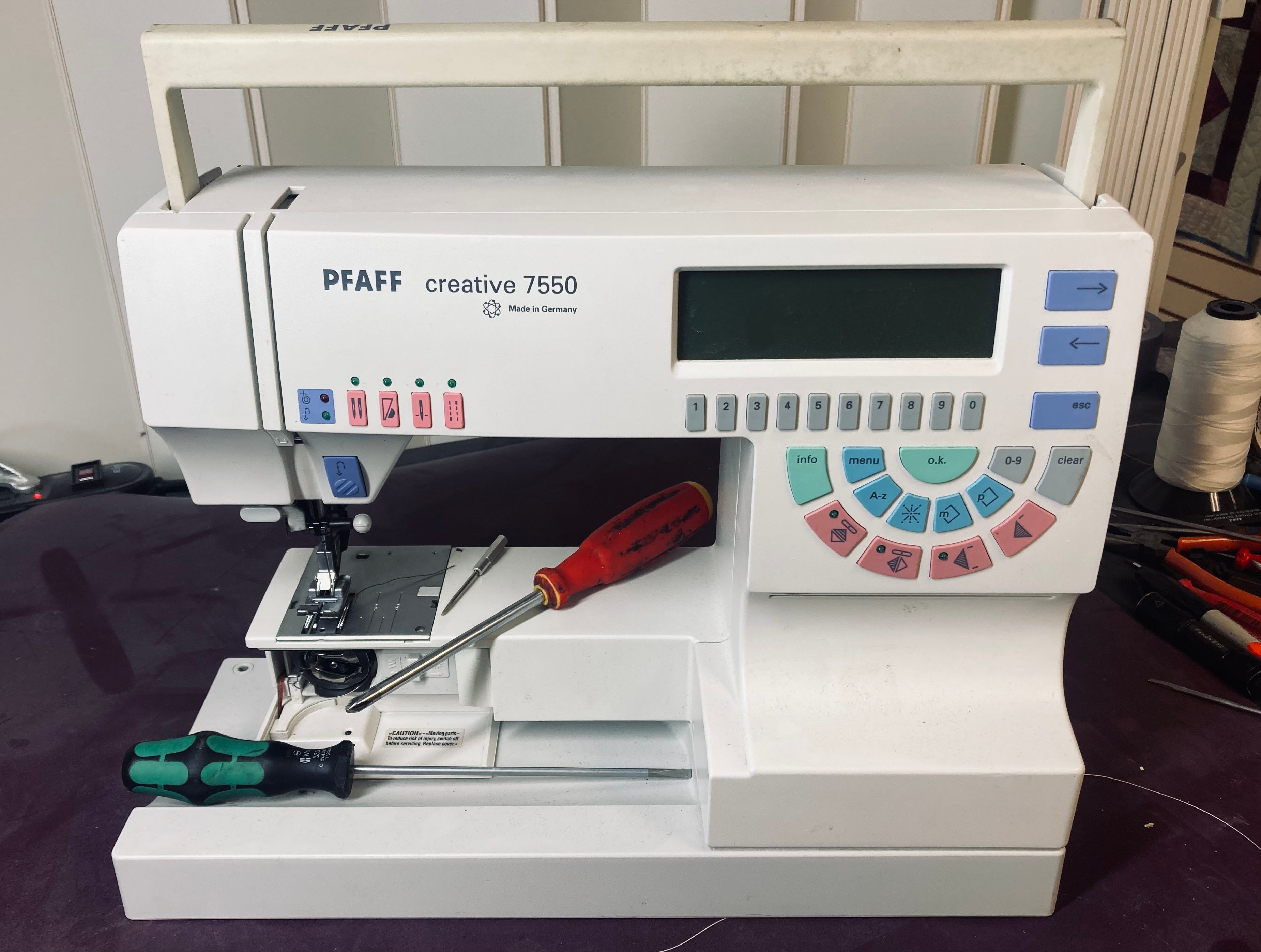 Pfaff Creative 7550 Computerized Sewing Machine FOR SALE