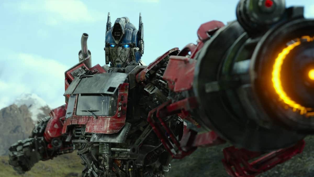 Transformers' trailer highlights epic Optimus Prime-Bumblebee