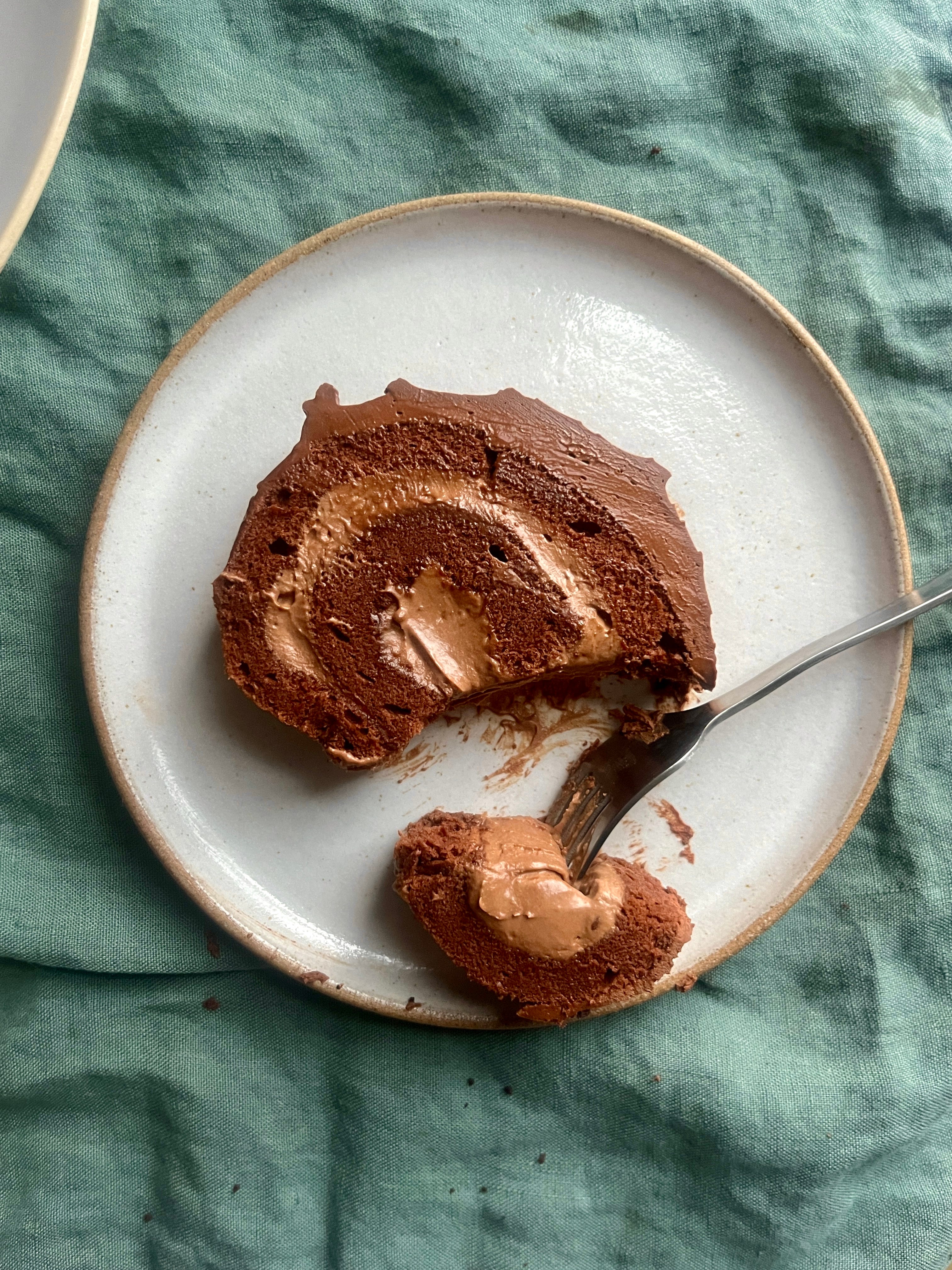 Chocolate Chestnut Cream Yule Log (EASY!) - That Cute Dish!