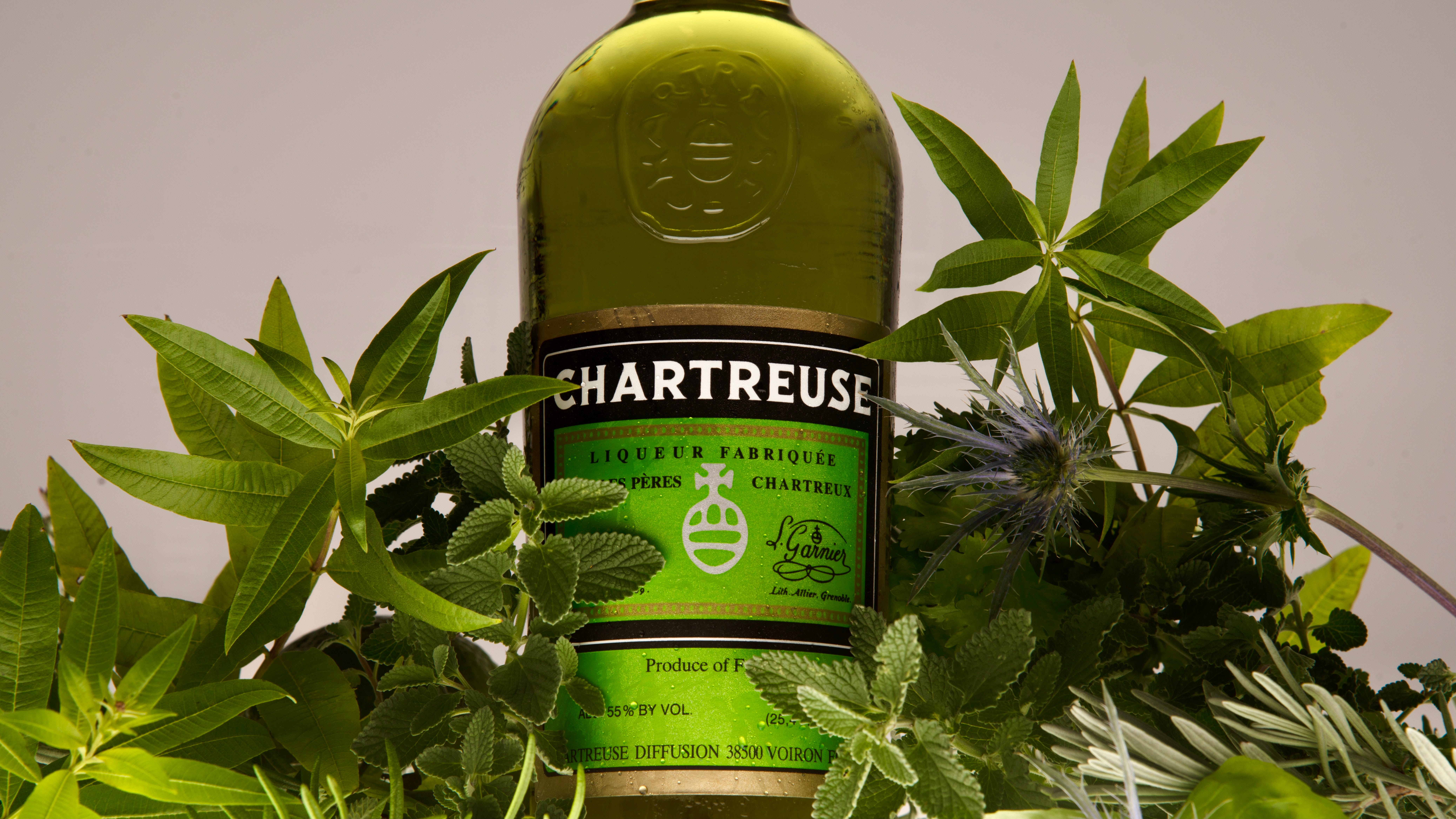 4 bottles nv Chartreuse Verte mise 2022, L. Garnier - hi…