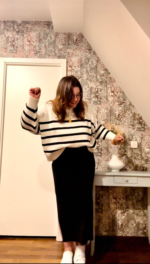 👀 Genius wardrobe hack creates the perfect tucked in sweater (every  tucking time)