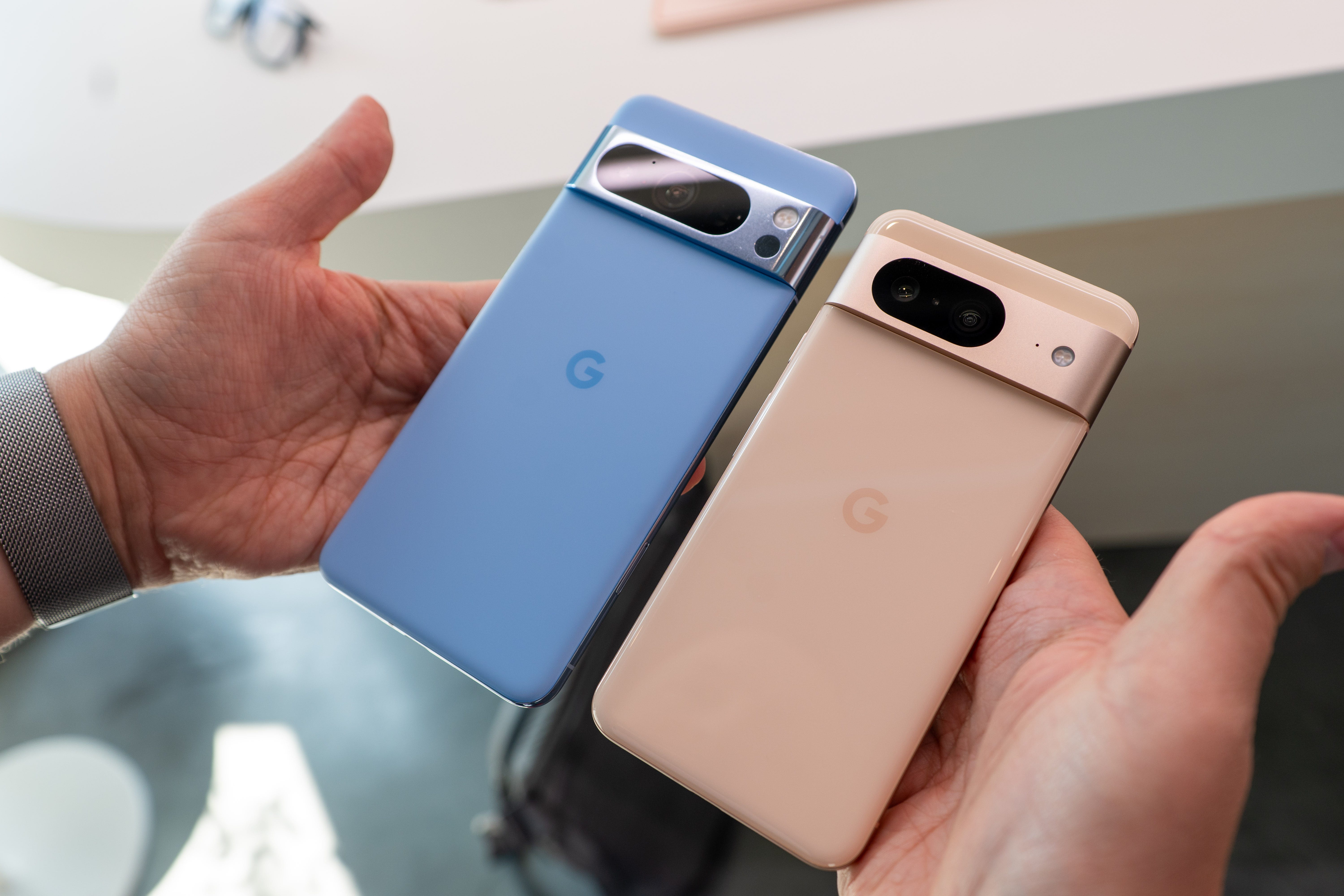 Google Pixel 8 and 8 Pro hands-on review: an AI camera that can