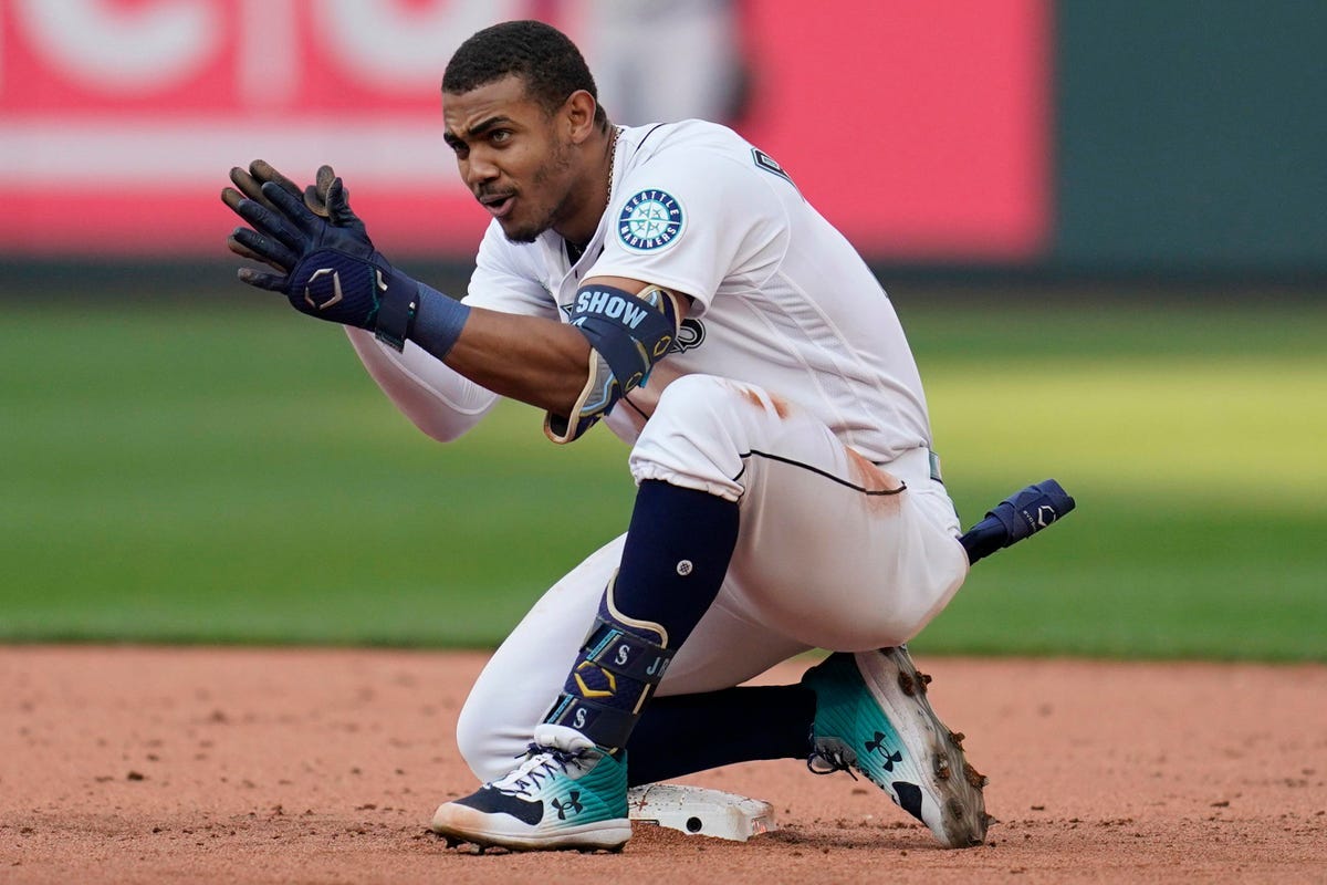 Ty France, Mariners profit from improved swing