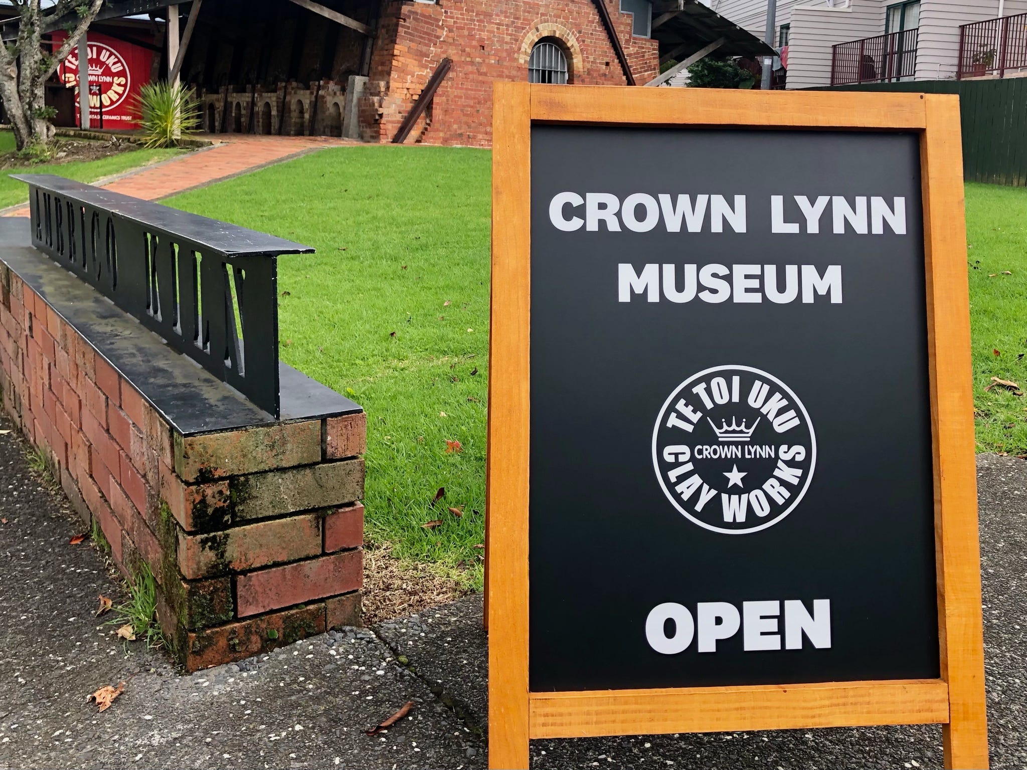 Te Toi Uku: Crown Lynn & Clayworks Museum