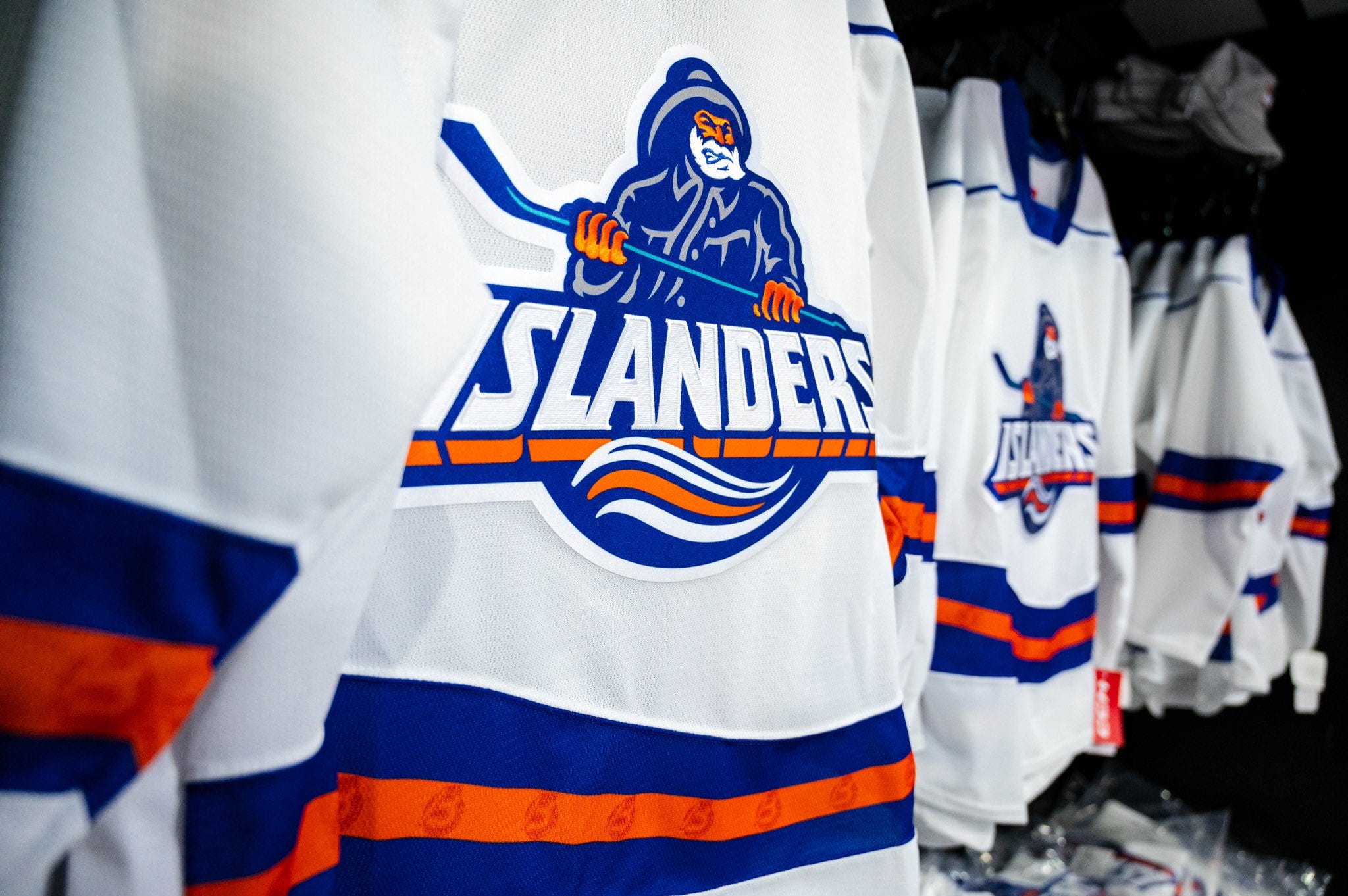 What do we think about the Bridgeport Islanders Fisherman sweater?