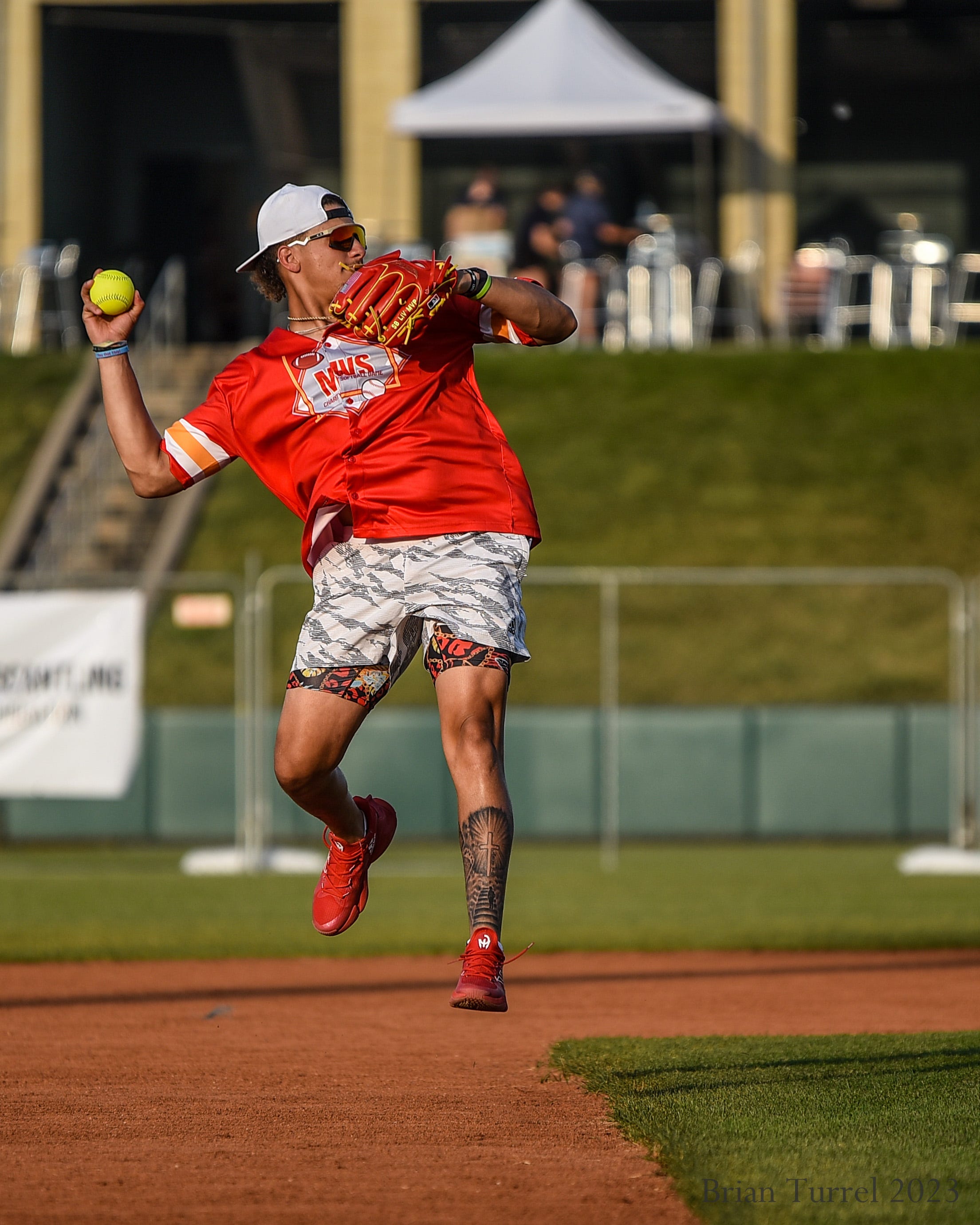 KANSAS CITY CHIEF MARQUEZ VALDES-SCANTLING TO HOST CHARITY SOFTBALL GAME - Kansas  City Monarchs