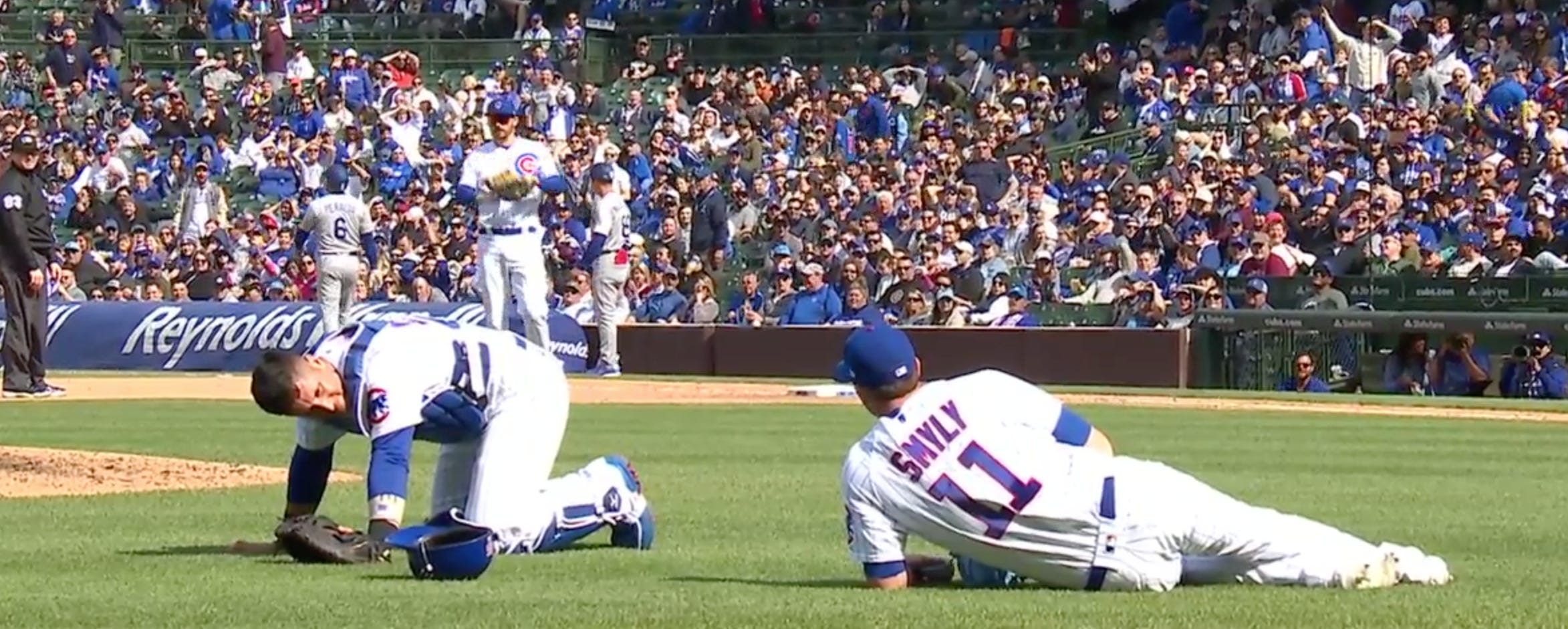 Cubs' Drew Smyly loses perfect game bid on mishap with catcher