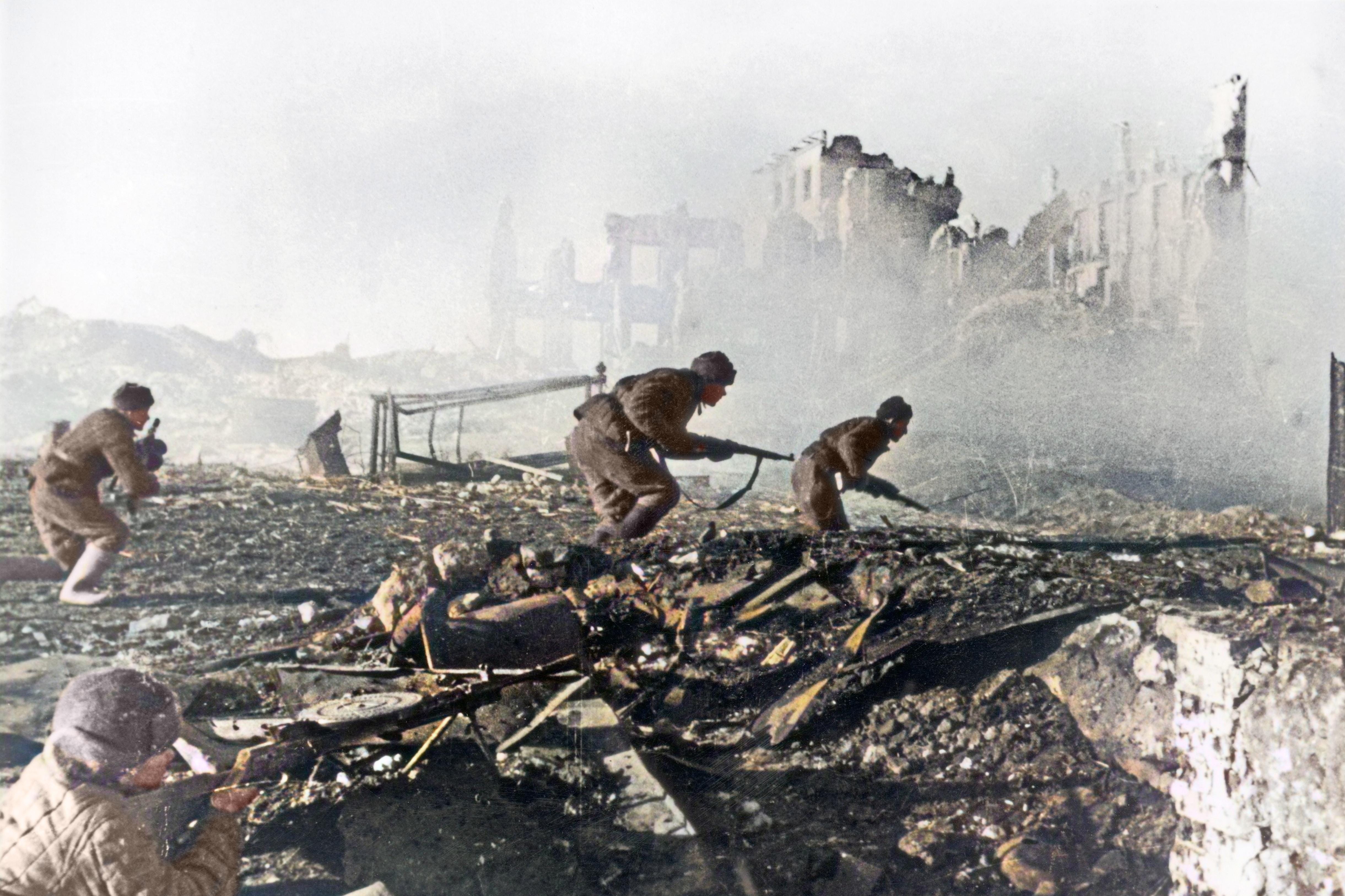 Image of Stalingrad, september 1942, the crossing of the akhtuba river,  volga's