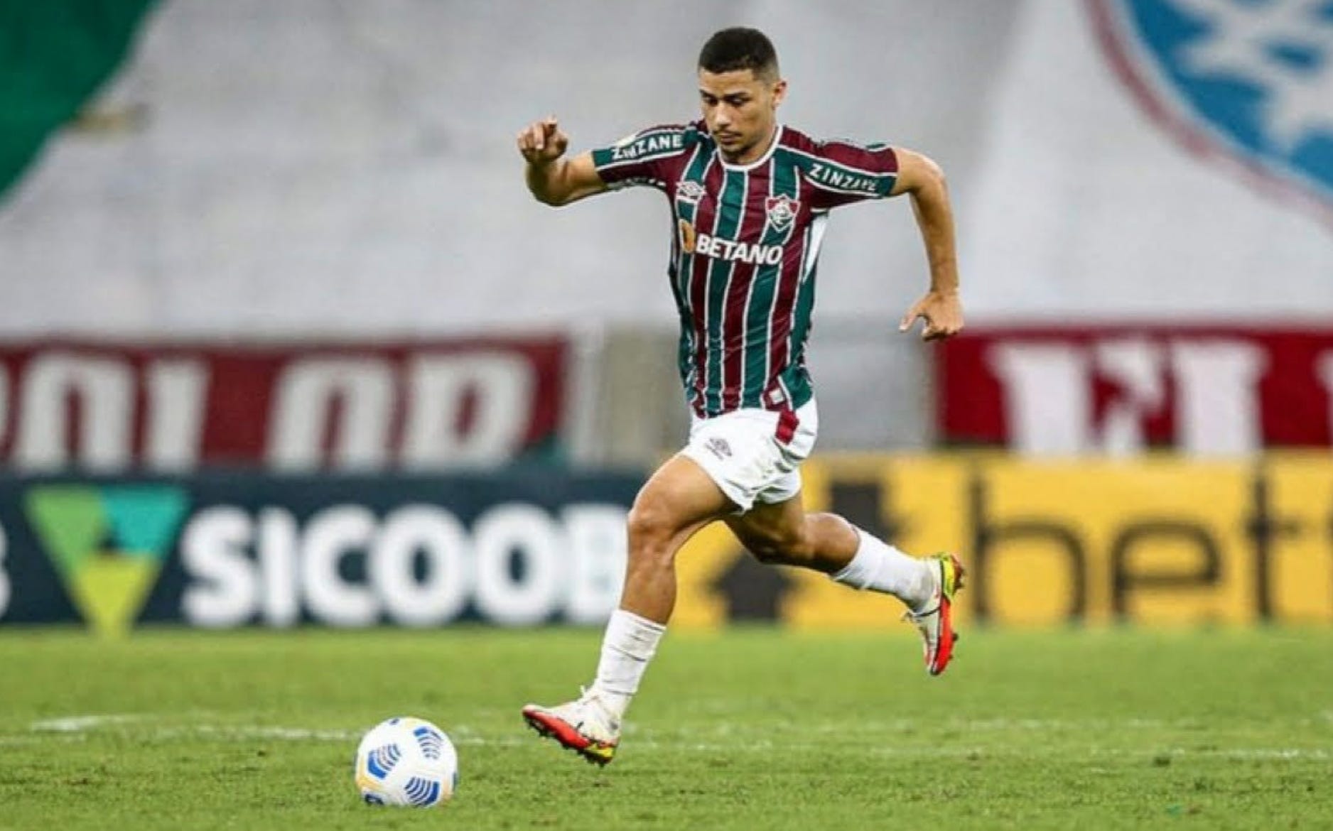Fulham overtake Liverpool in the race to sign Fluminense midfielder Andre Trindade. 