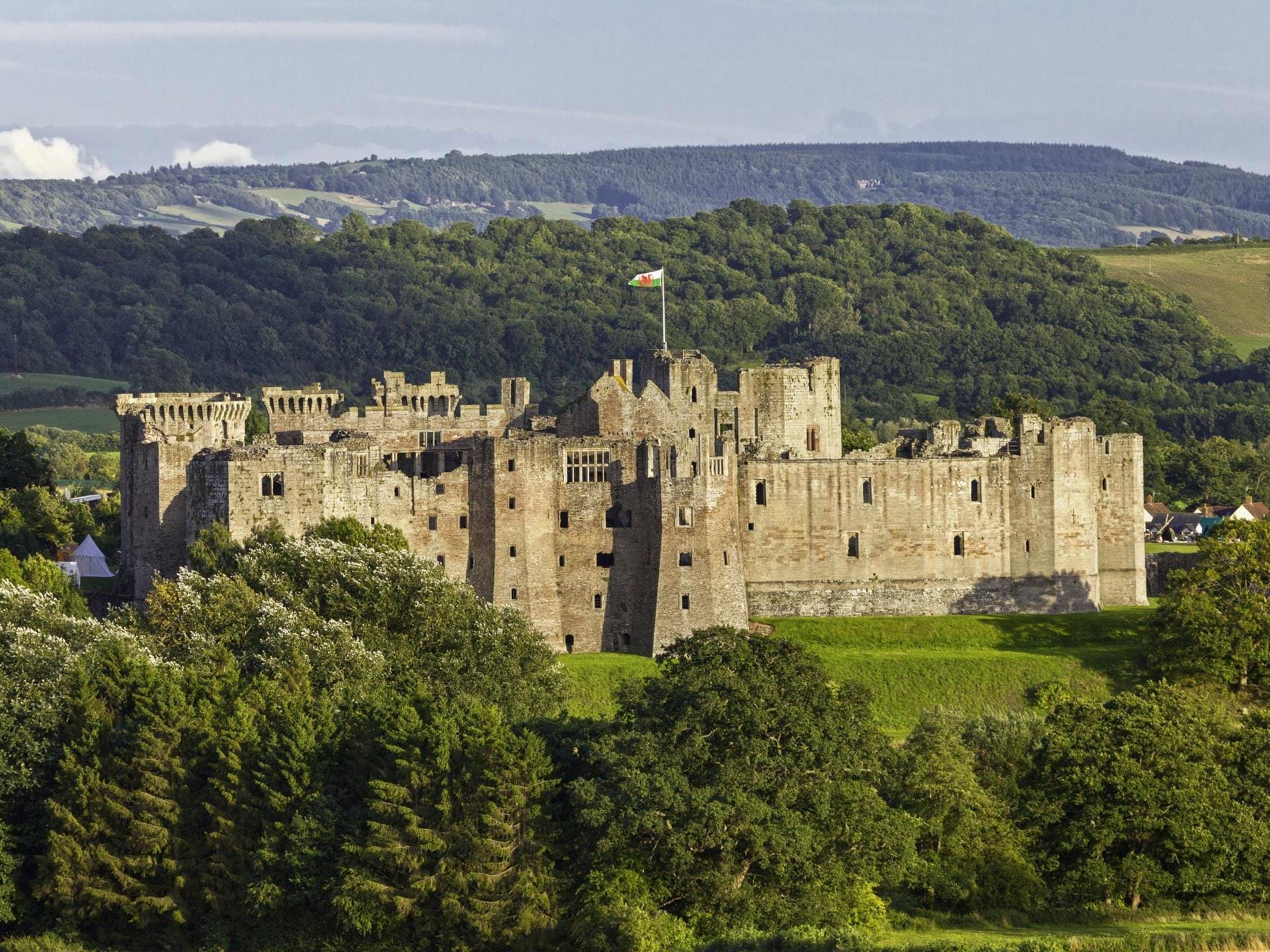 Raglan Castle - one of the most impressive and well-preserved castles ...