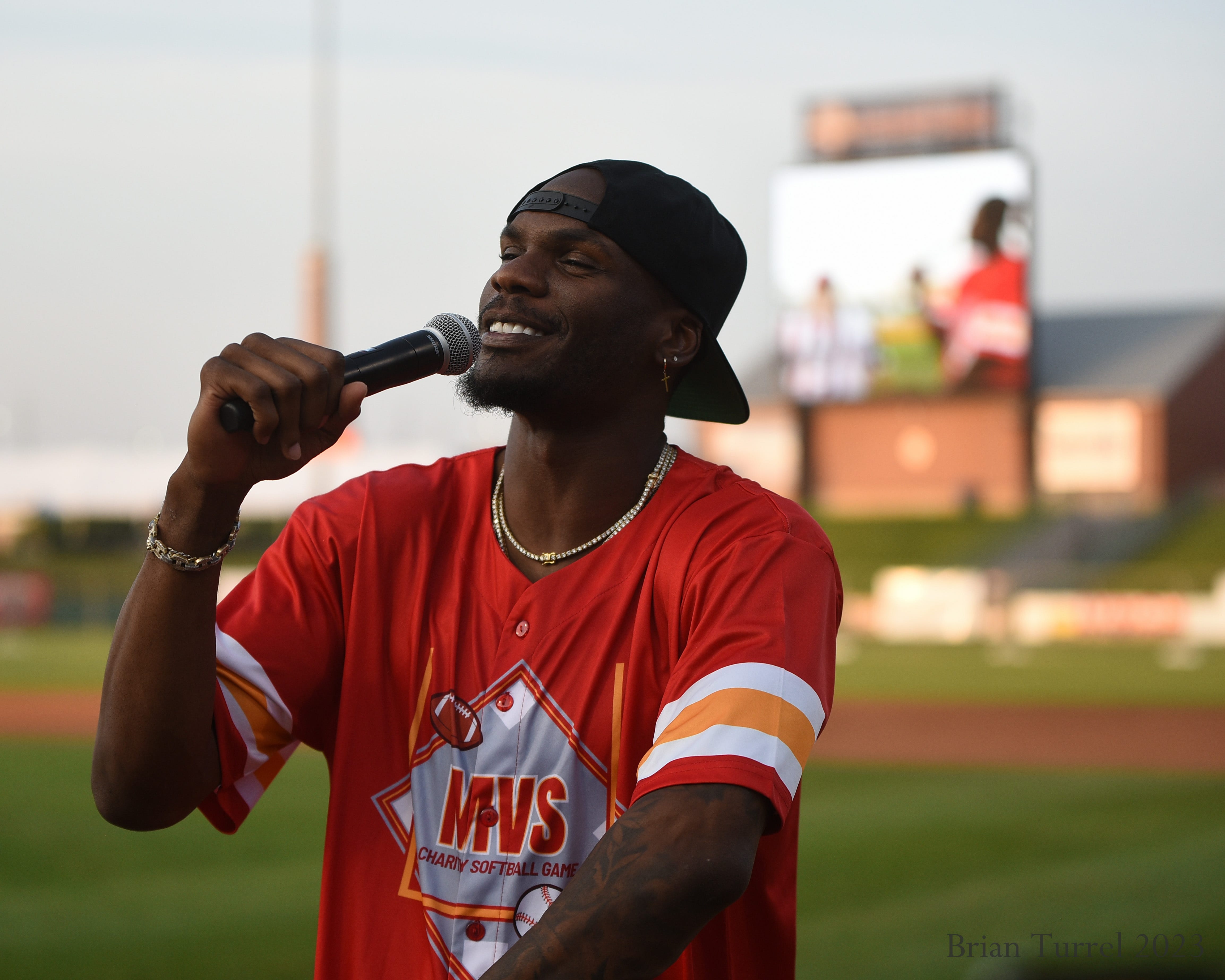 KANSAS CITY CHIEF MARQUEZ VALDES-SCANTLING TO HOST CHARITY SOFTBALL GAME - Kansas  City Monarchs