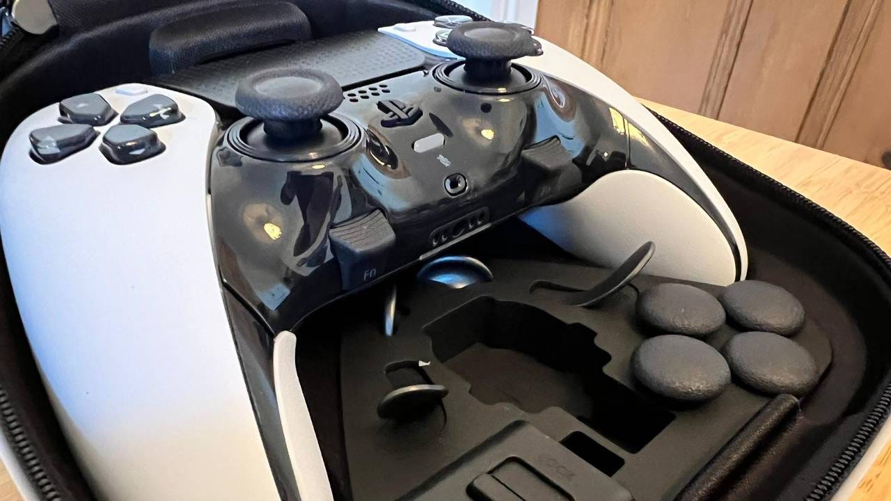 PS5 DualSense Edge Controller review: a luxury pad that misses the mark