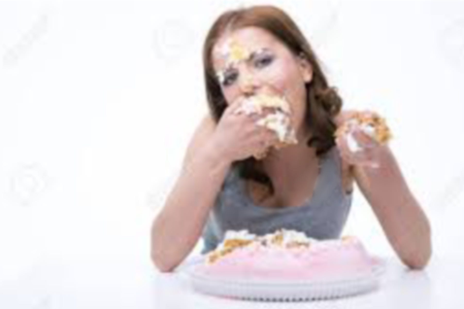 Bulletin: Women No Longer Have Any Idea How to Eat Cake