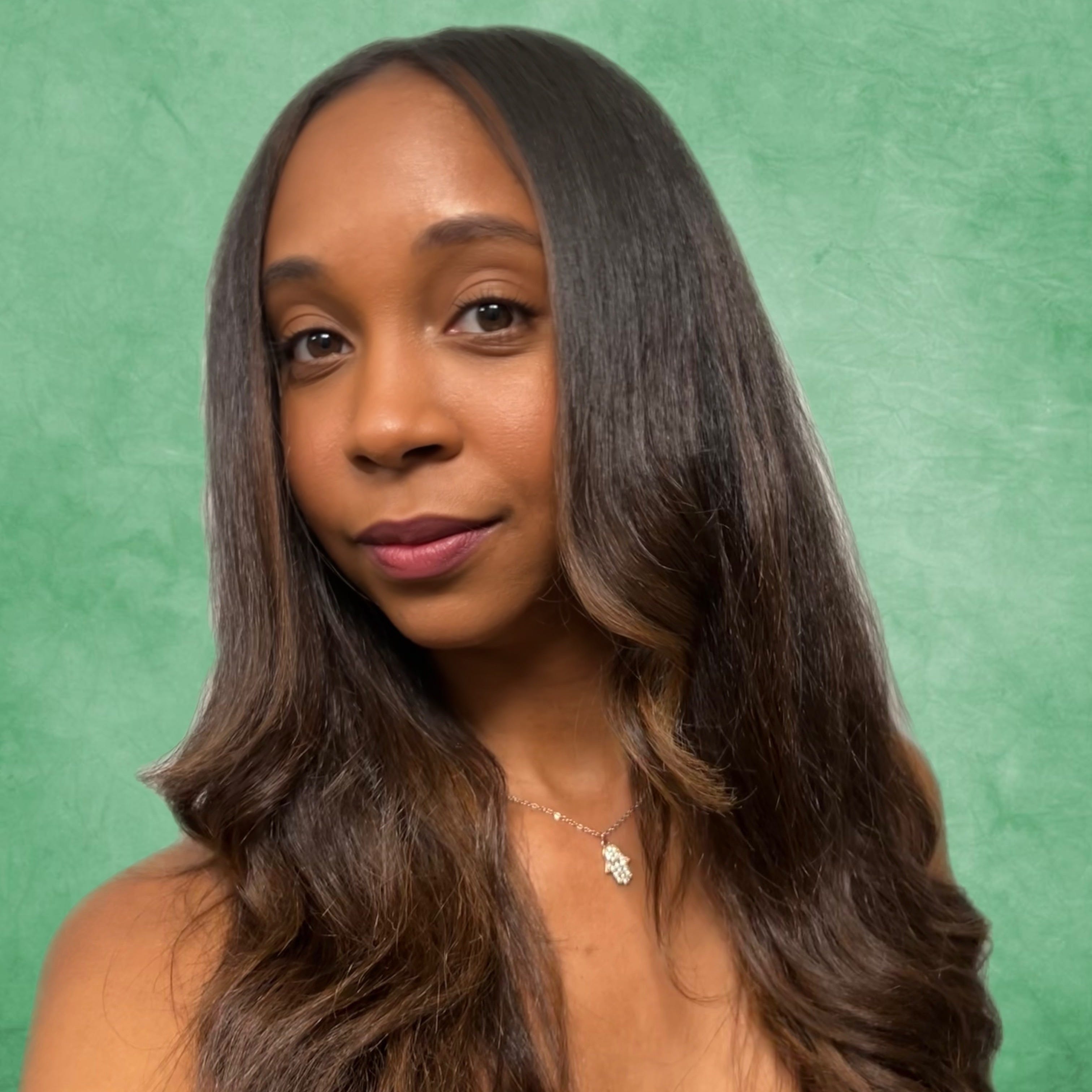 Danielle Sharie logo