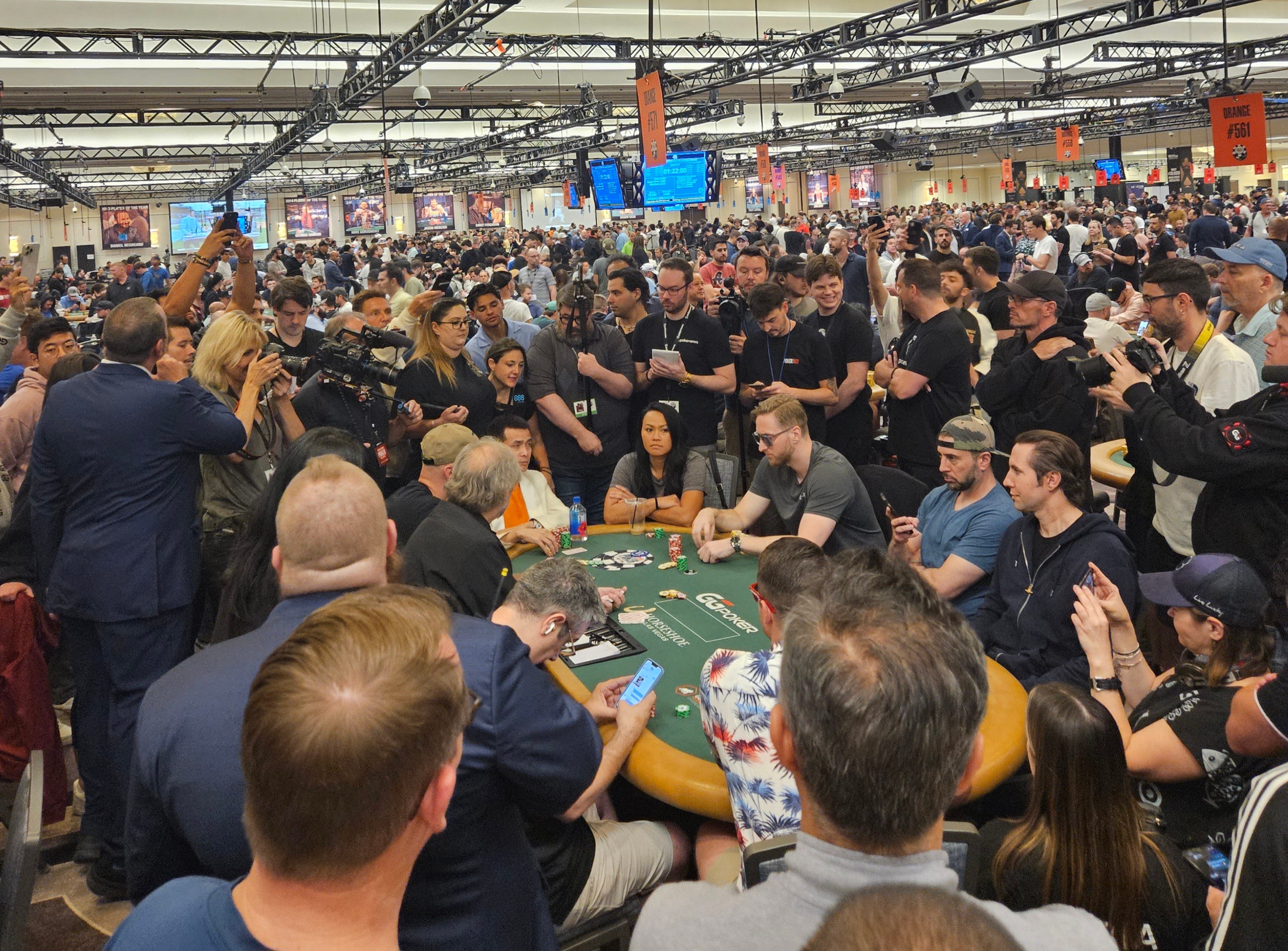 21 tips for acing the World Series of Poker