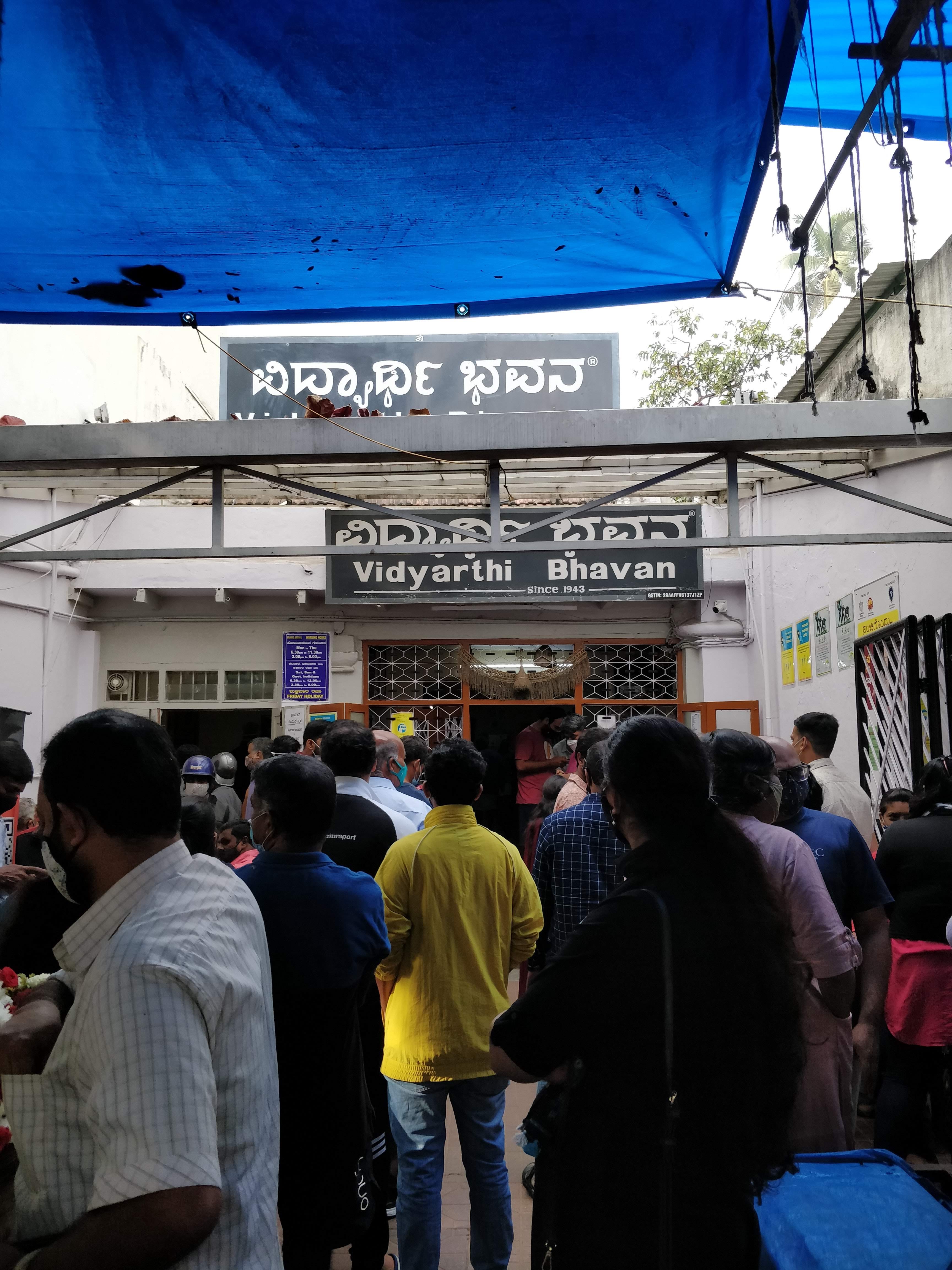 Which Indian metro city would you choose between Mumbai and Bangalore?