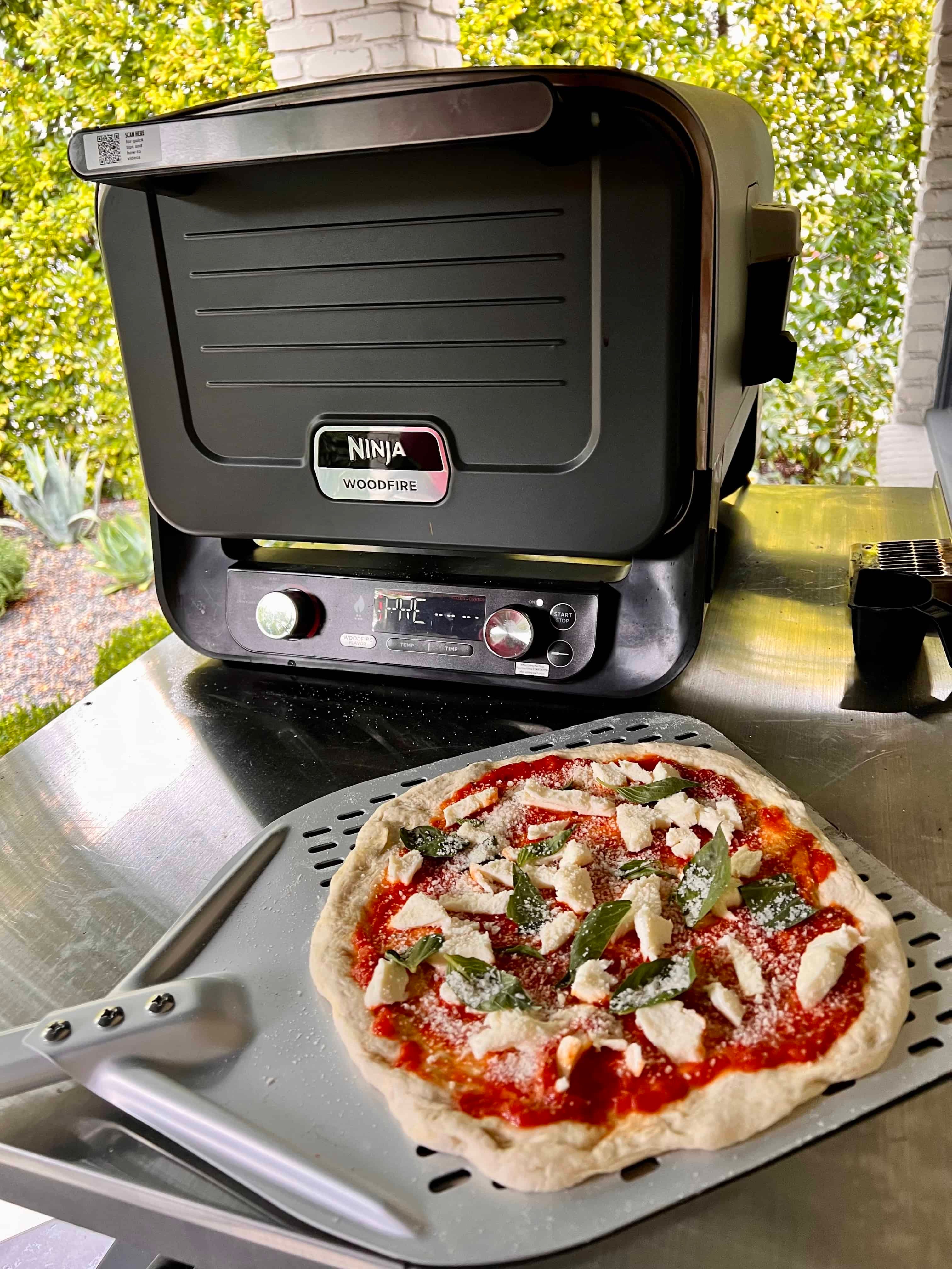 Ninja Woodfire 8-in-1 Outdoor BBQ Smoker & Pizza Oven