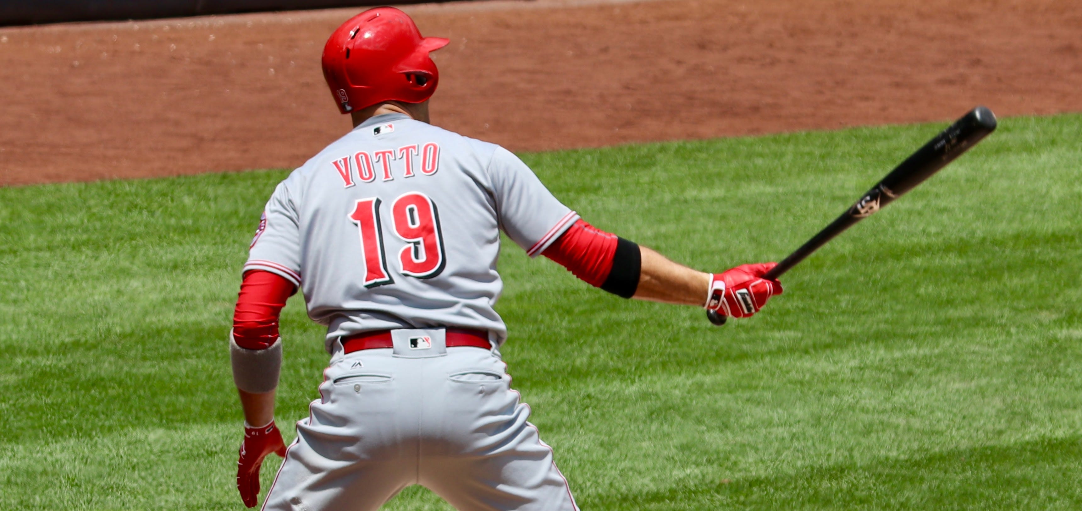Injured Red star Joey Votto visits with fans in stands