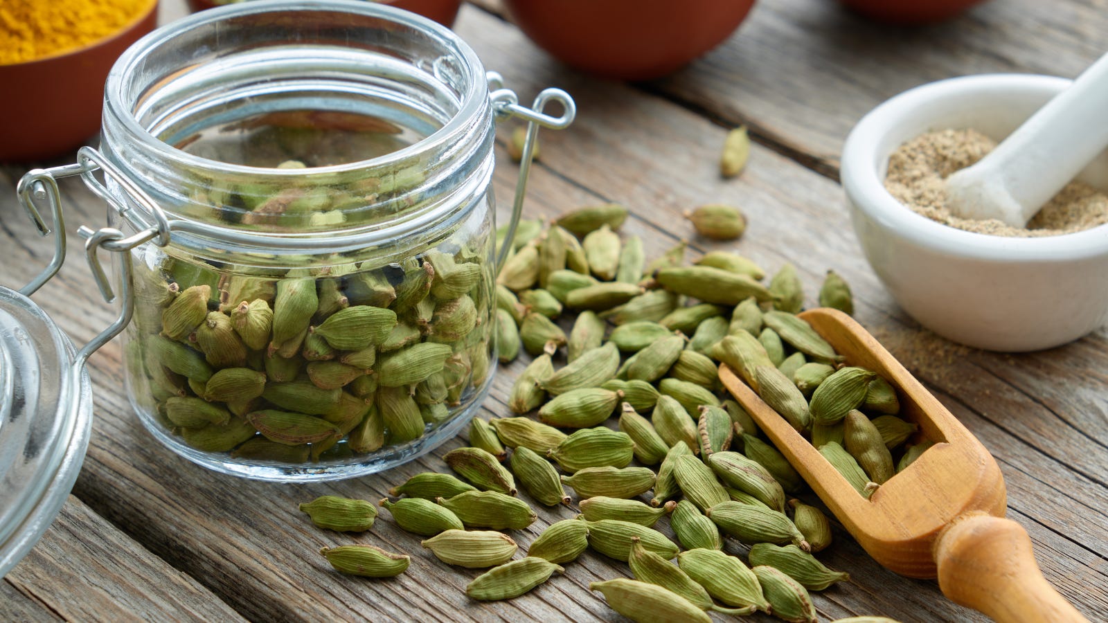 Green Cardamom Plate Black Background Top View Stock Photo by ©Sadasiba  626129792