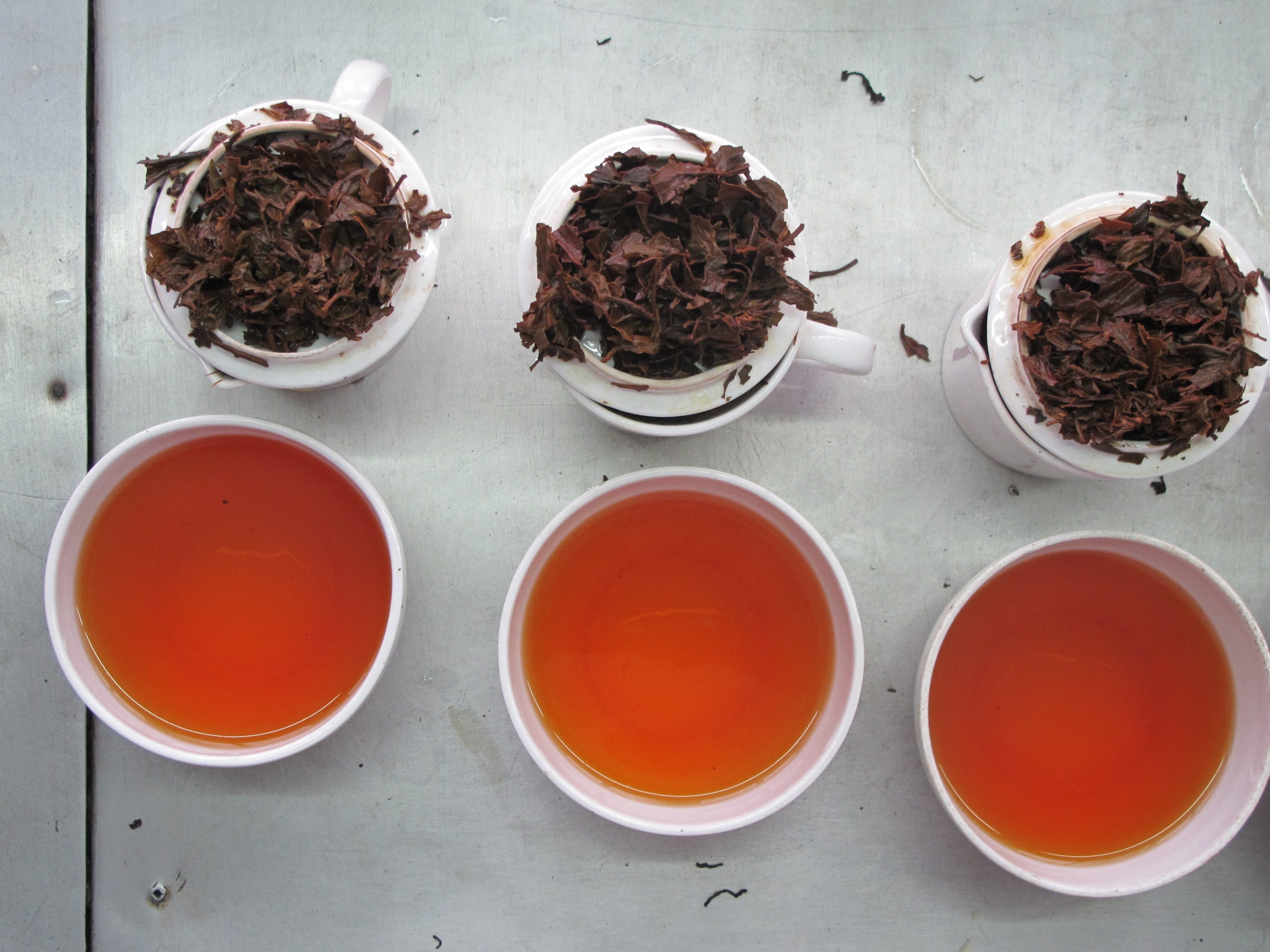 He was his tea. Чай salta. отсудил чай вентилятором. darjeeling drinking tea. маска из черного чая соли.